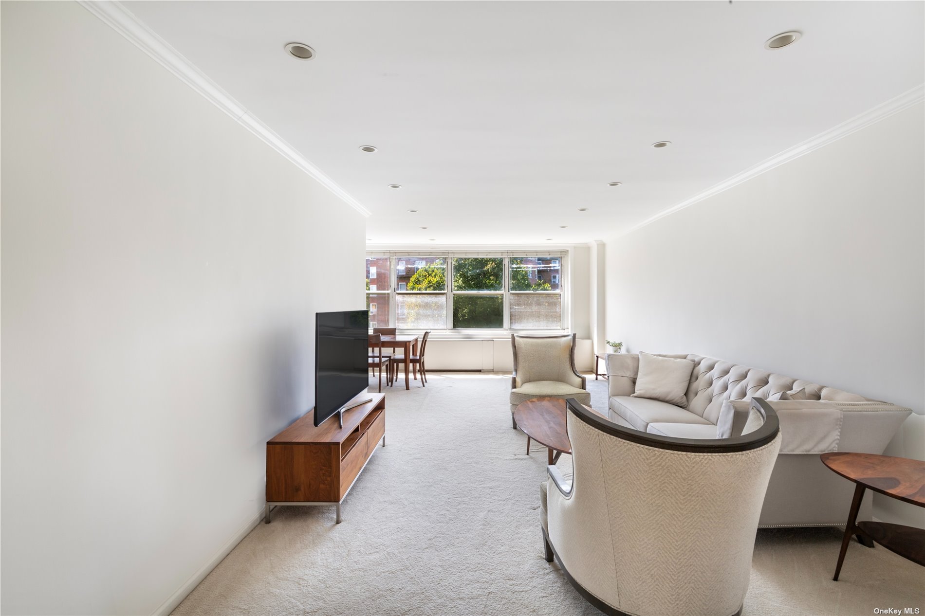 #1 photo, 18-65 211th Street, 皇后區 貝塞 Bayside , NY 11360