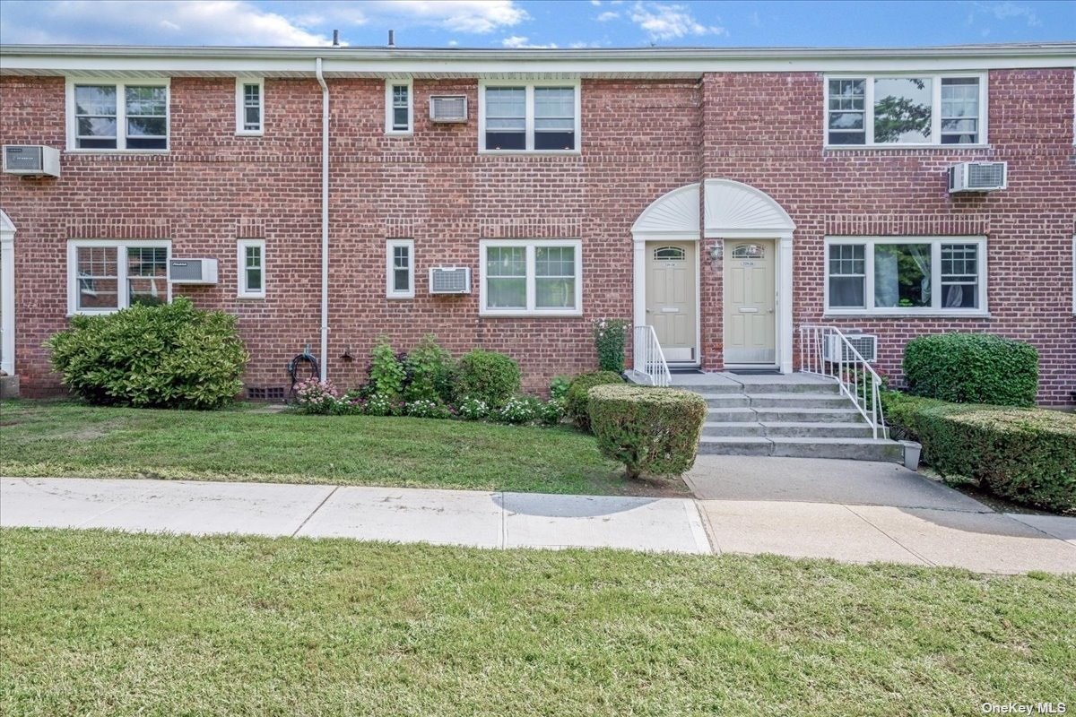 #1 photo, 229-28 Kingsbury Ave, Flushing , NY 11364