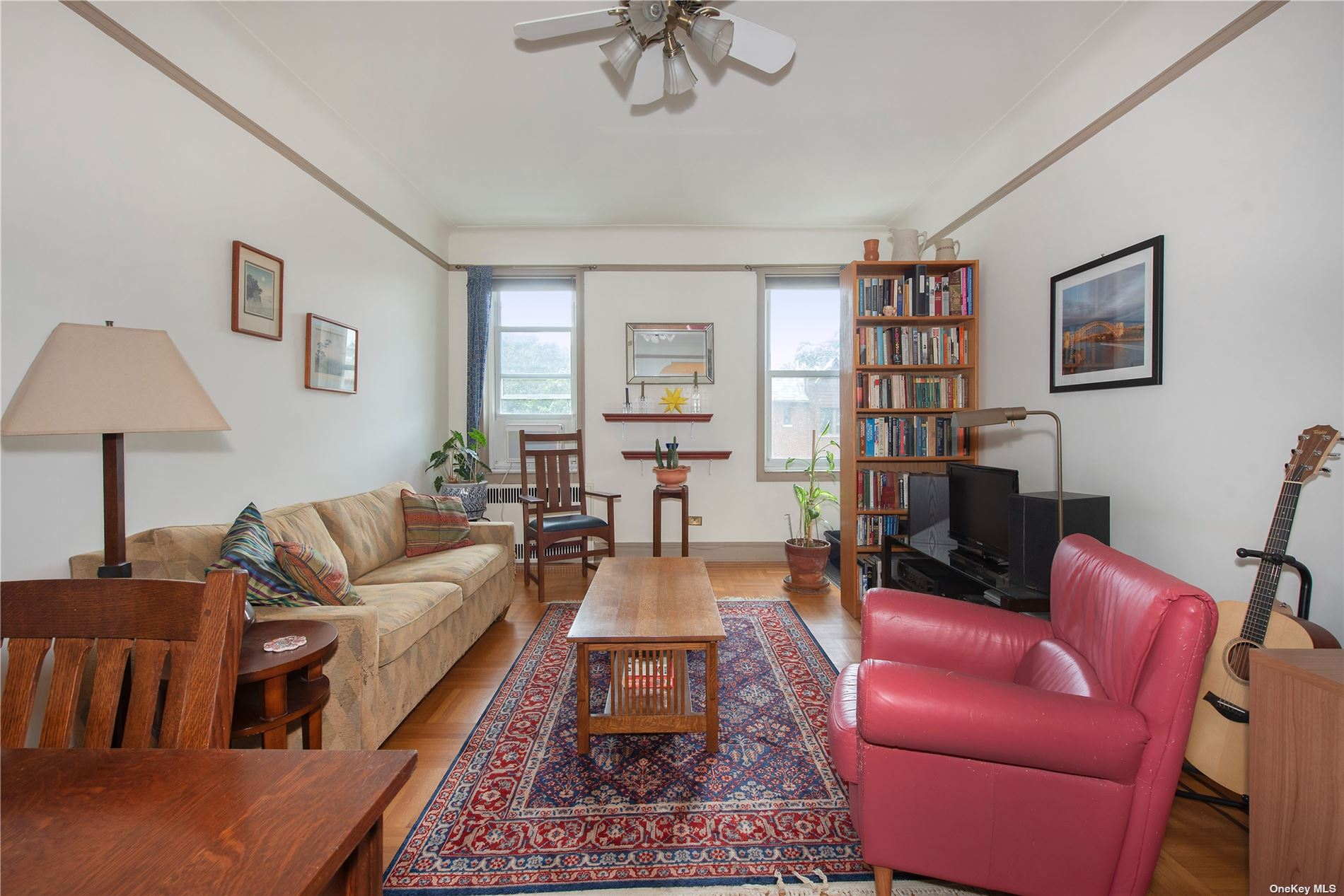 #1 photo, 72-17 34 Avenue, 皇后区 杰克逊高地 Jackson Heights , NY 11372