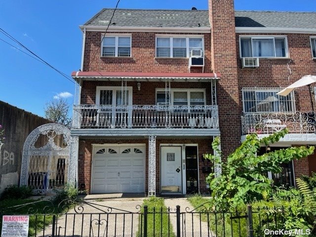 #1 photo, 57-62 74th Street, 皇后区 中村 Middle Village , NY 11379