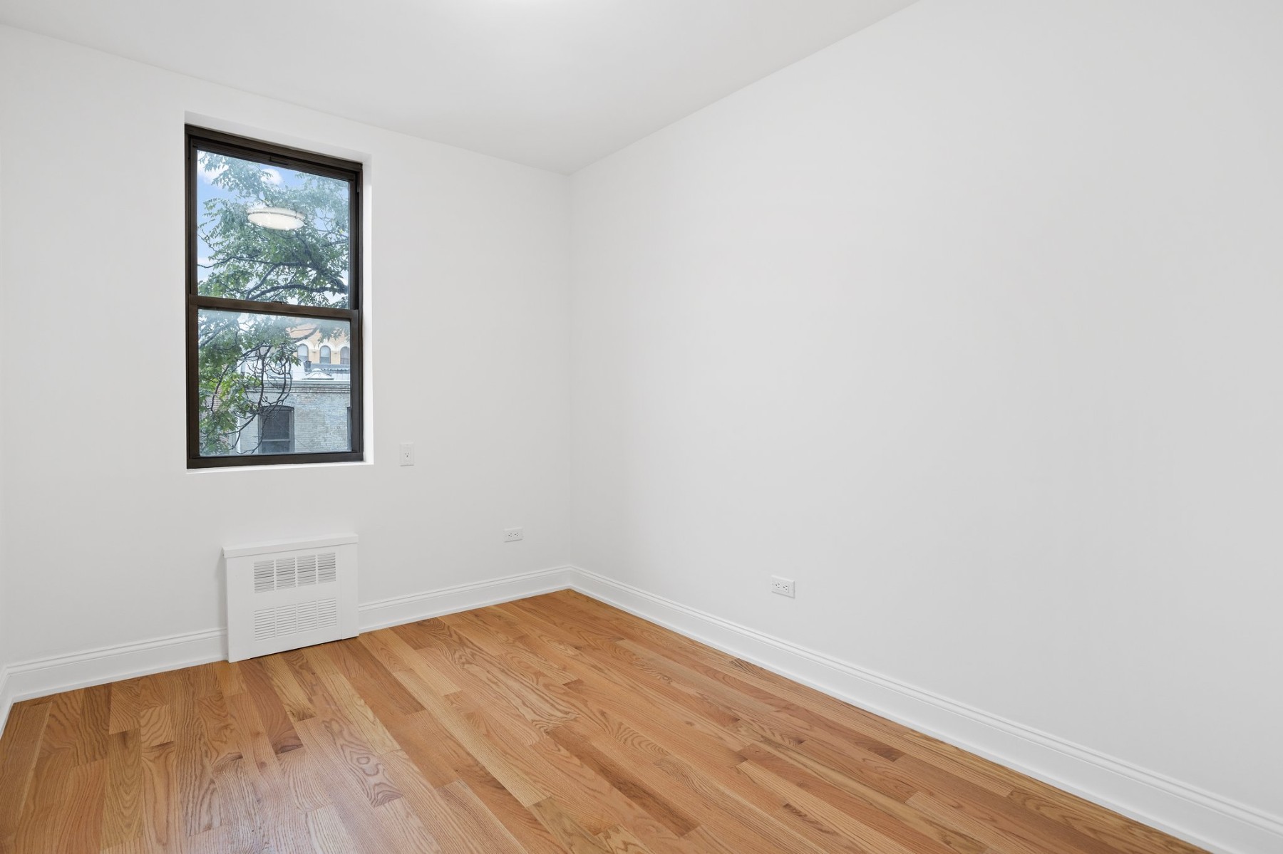 #1 photo, 441 Convent Avenue, 北曼哈顿 Hamilton Heights , NY 10031