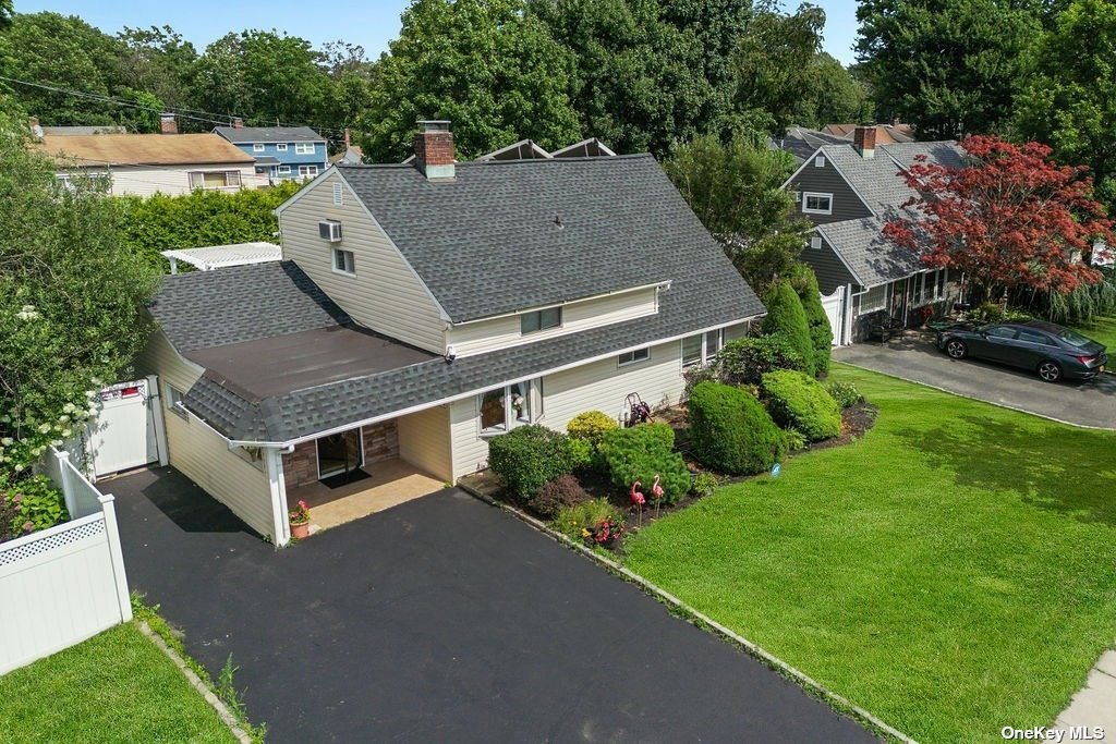 #1 photo, 5 Hedge Lane, Westbury , NY 11590