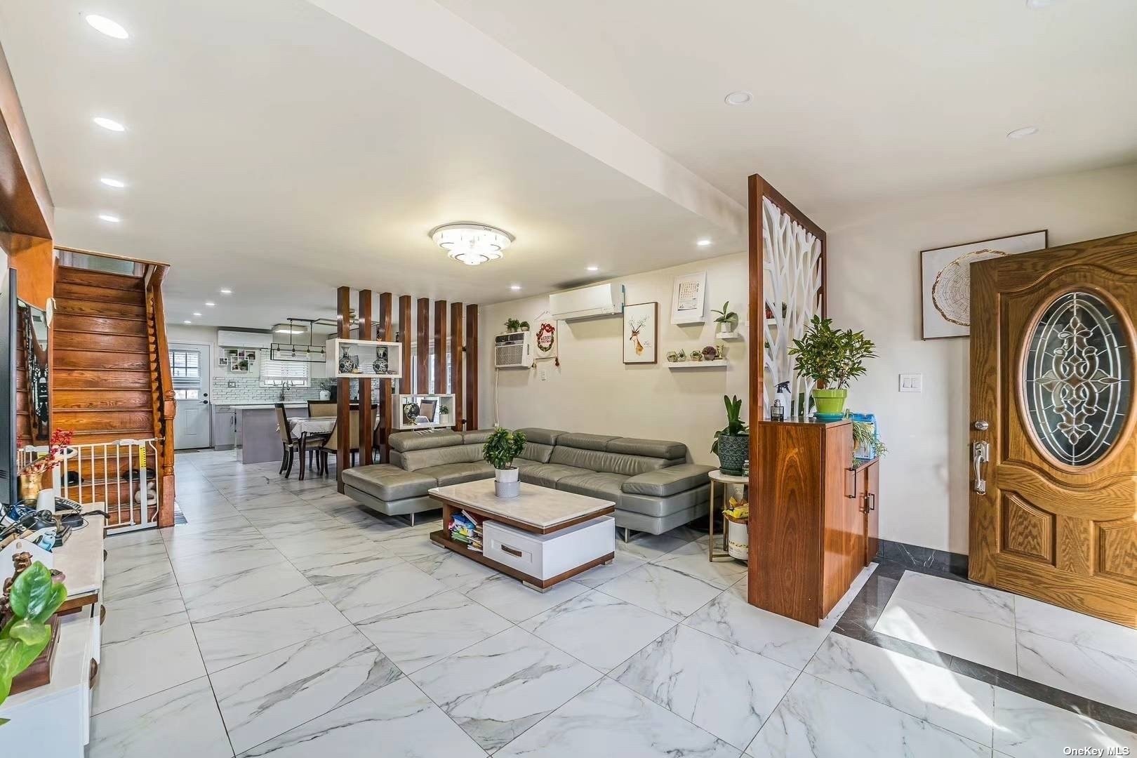 #1 photo, 202-03 34th Avenue, 法拉盛 Flushing , NY 11361