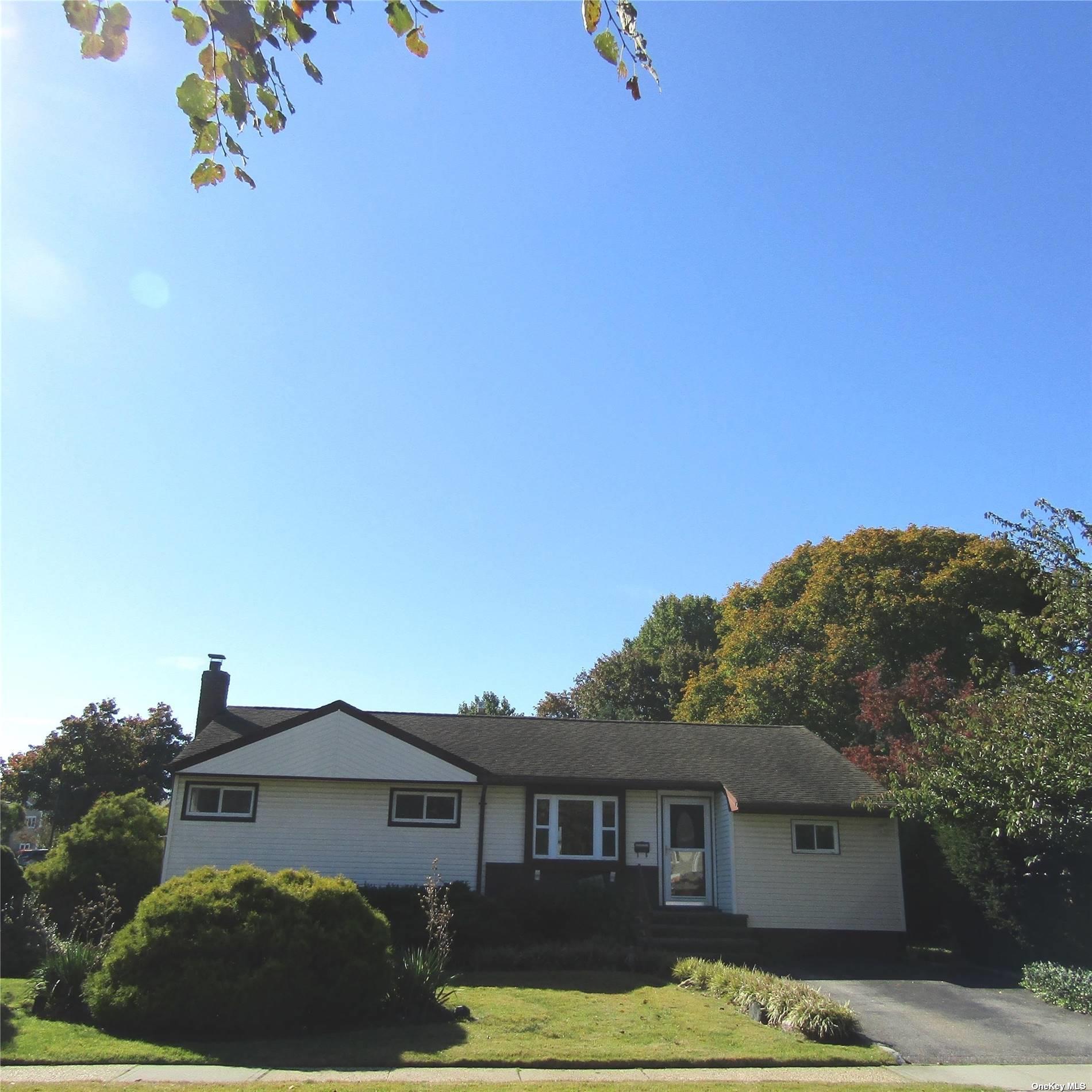 #1 photo, 22 Margaret Drive, 长岛 Plainview , NY 11803