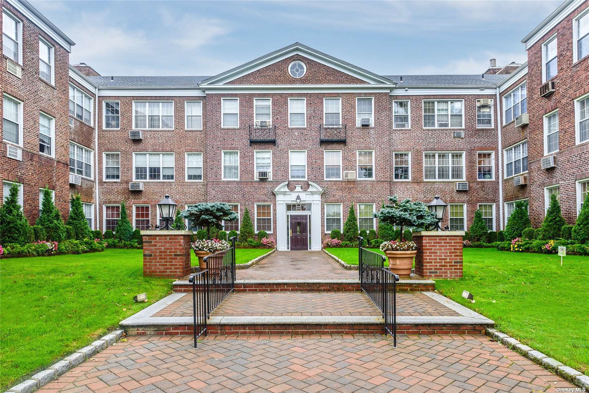 #1 photo, 819 Broadway, 长岛 Woodsburgh , NY 11598