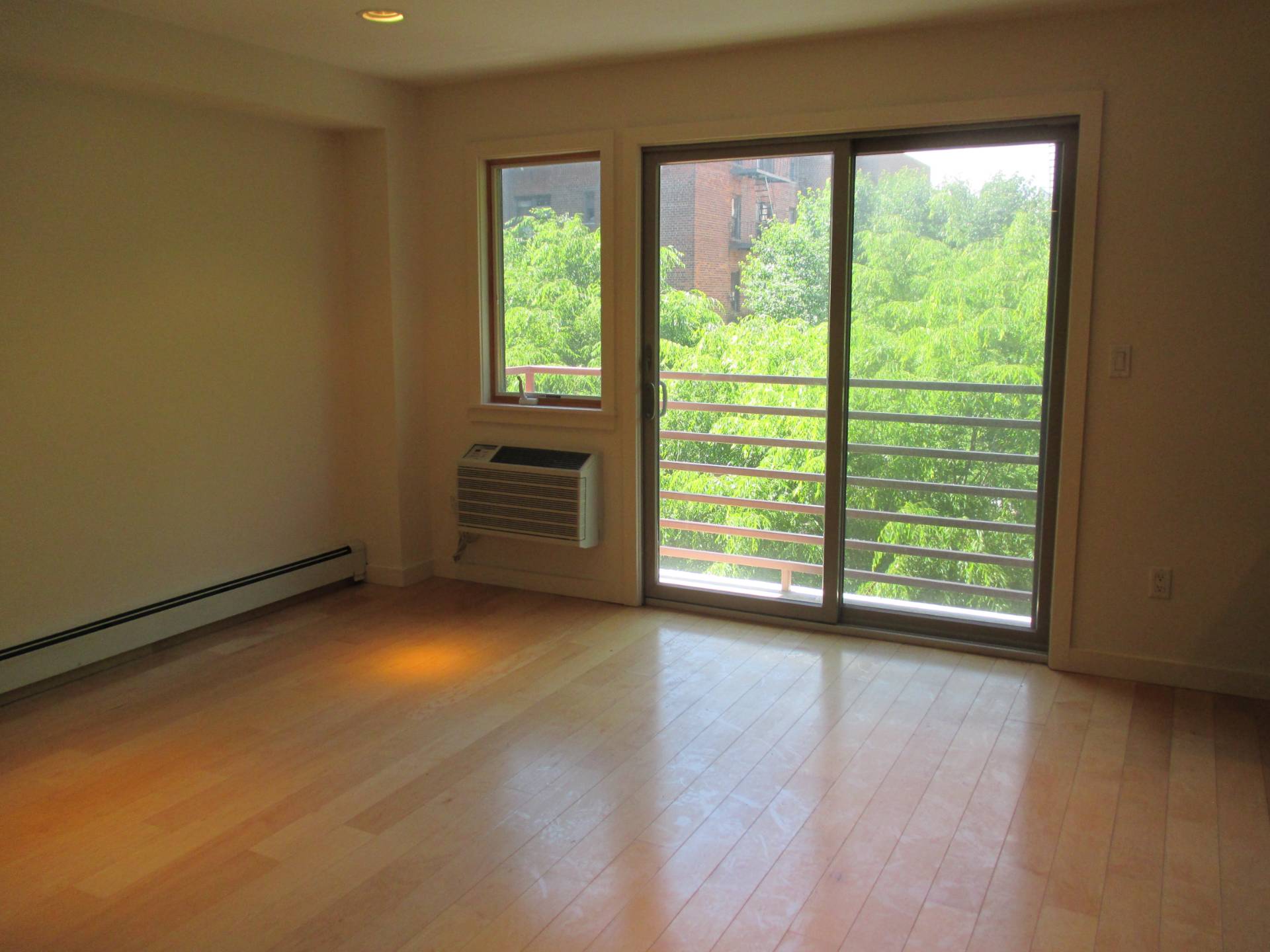 #6 photo, OLIVER STREET, ブルックリン区 Fort Hamilton , NY 11209