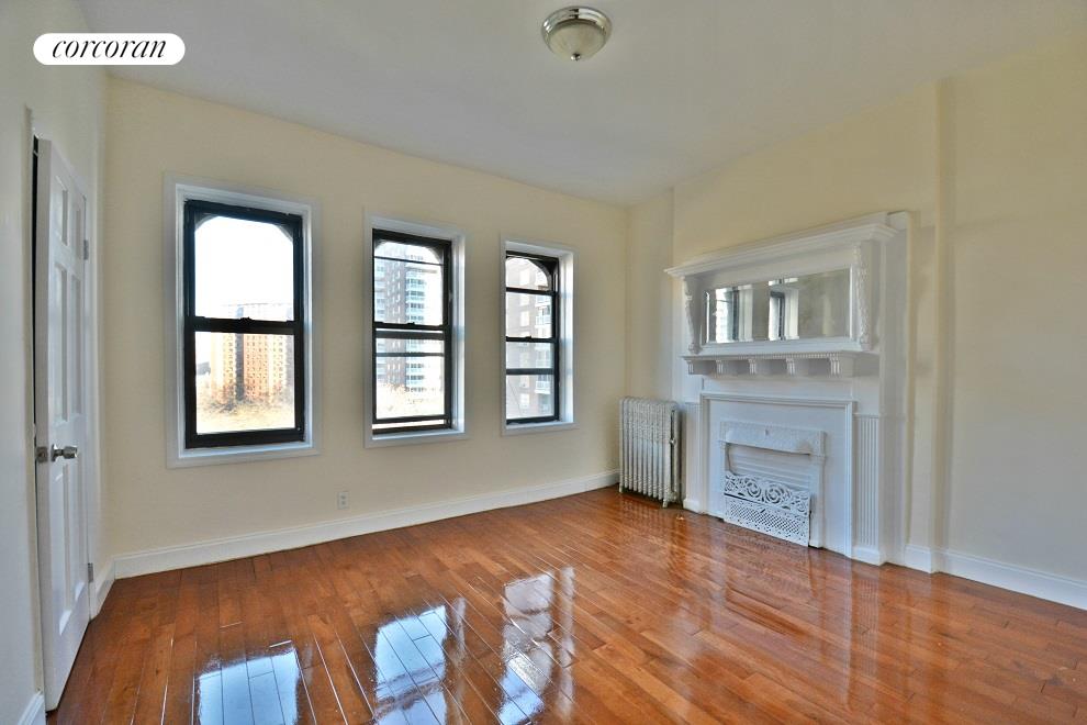 #1 photo, 520 W 123RD Street, 曼哈顿 晨边高地 Morningside Heights , NY 10027