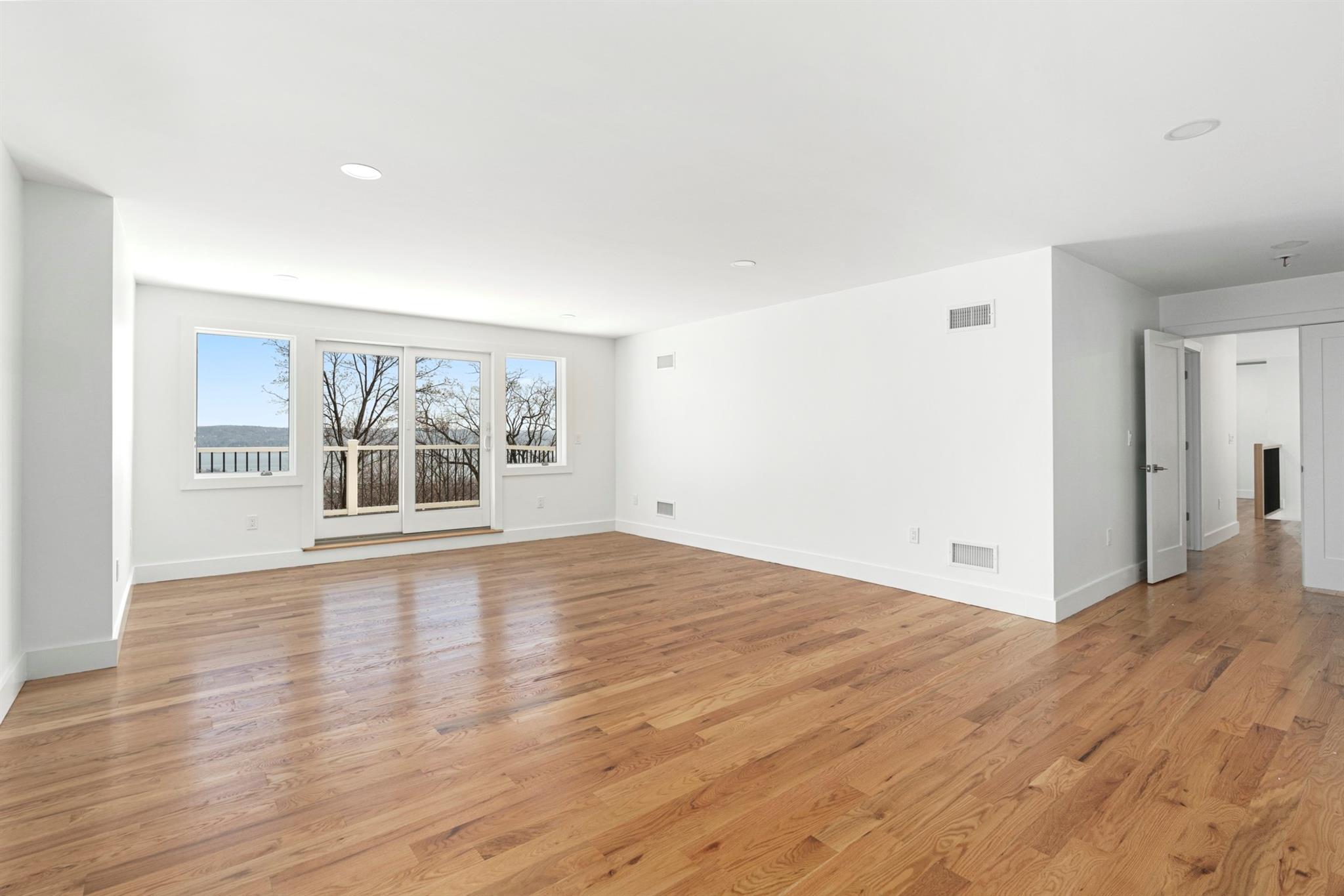 #14 photo, 201 Tweed Boulevard, Piermont , NY 10960