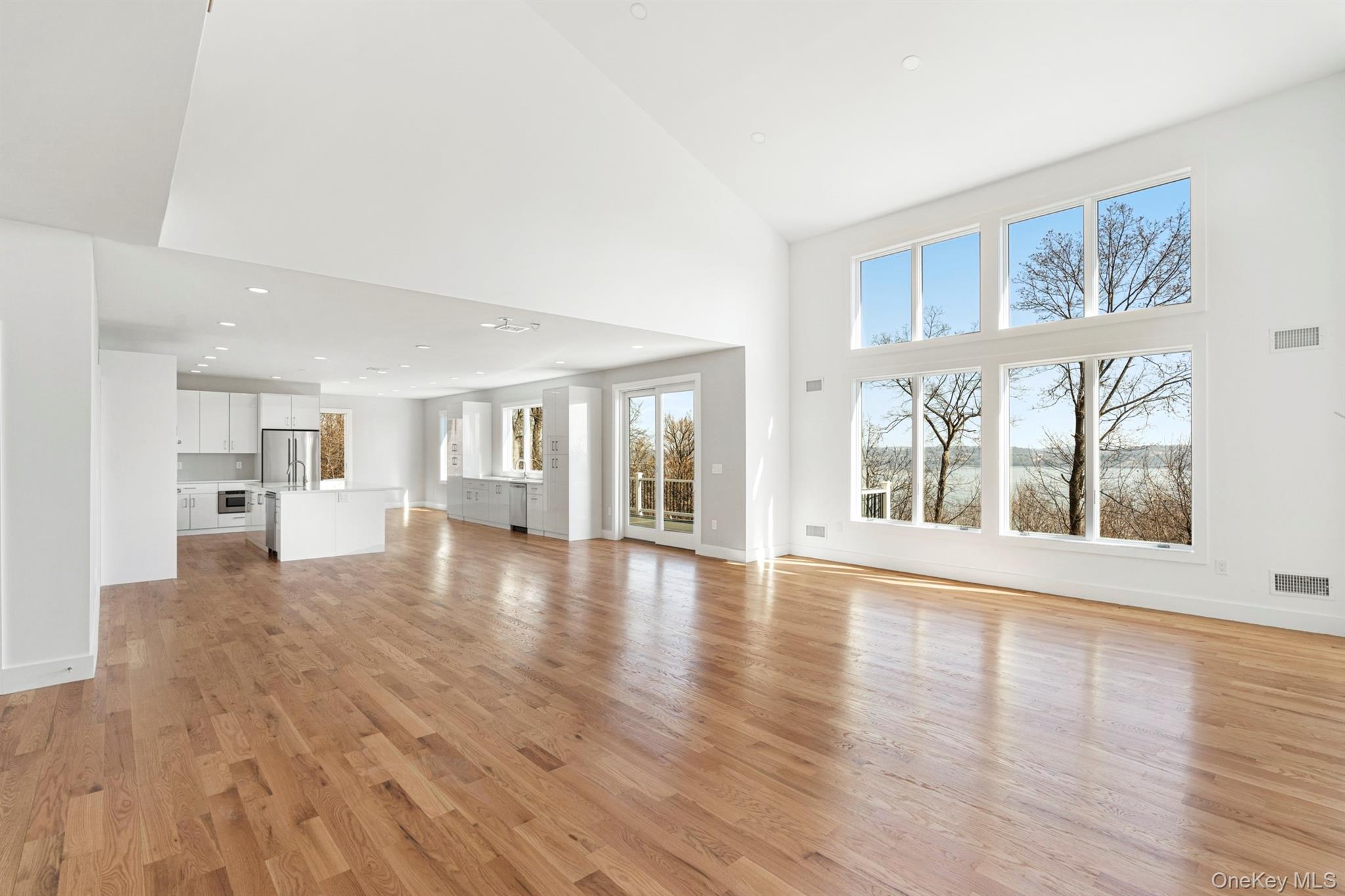 #11 photo, 199 Tweed Boulevard, Piermont , NY 10960