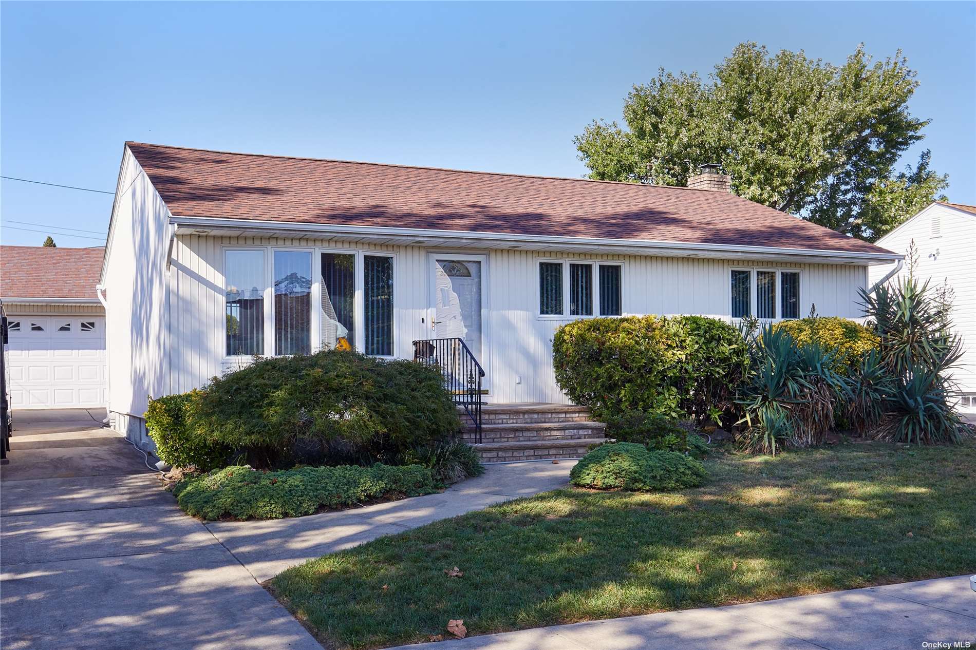 #1 photo, 744 Seabury Avenue, 长岛 Franklin Square , NY 11010