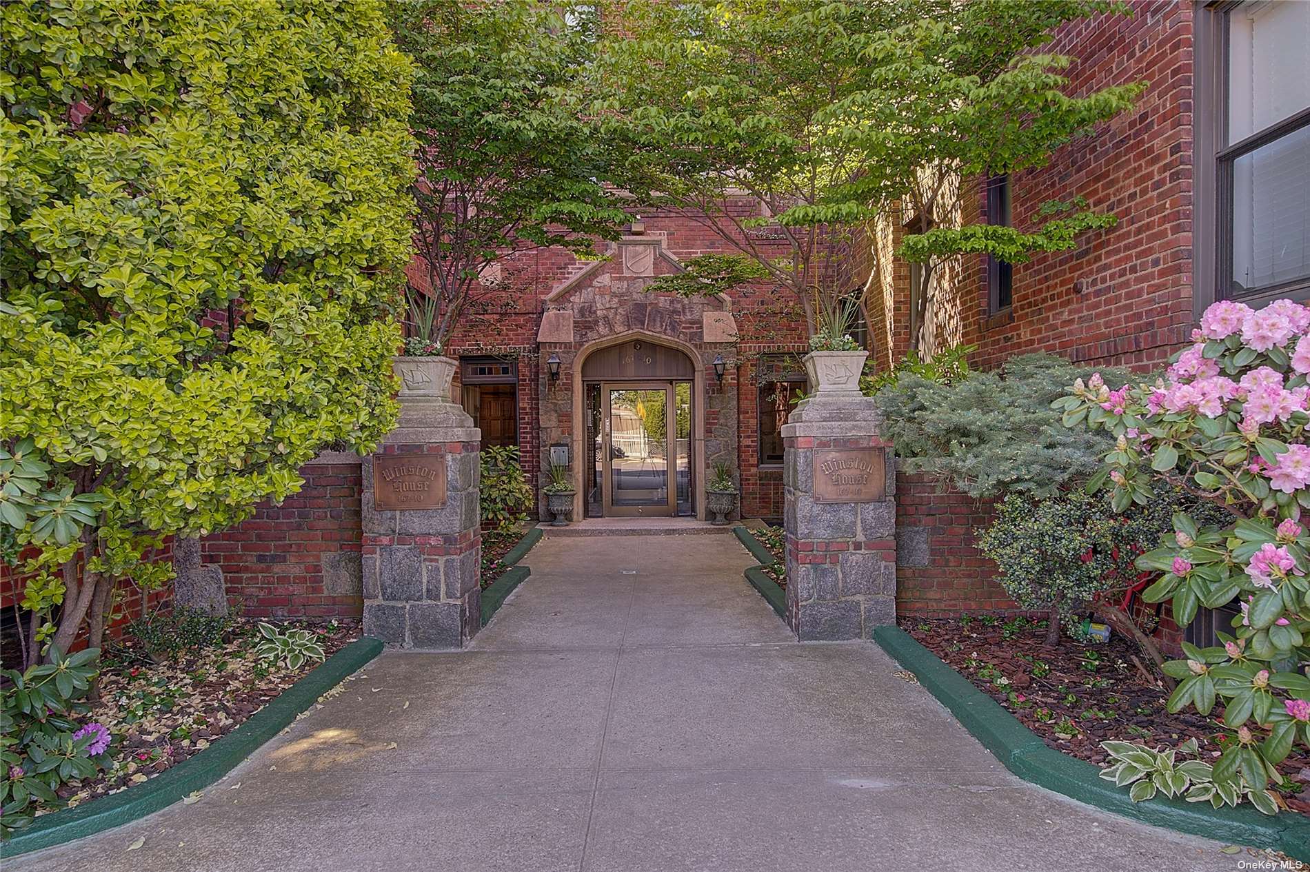 #1 photo, 167-10 Crocheron Avenue, 法拉盛 Flushing , NY 11358