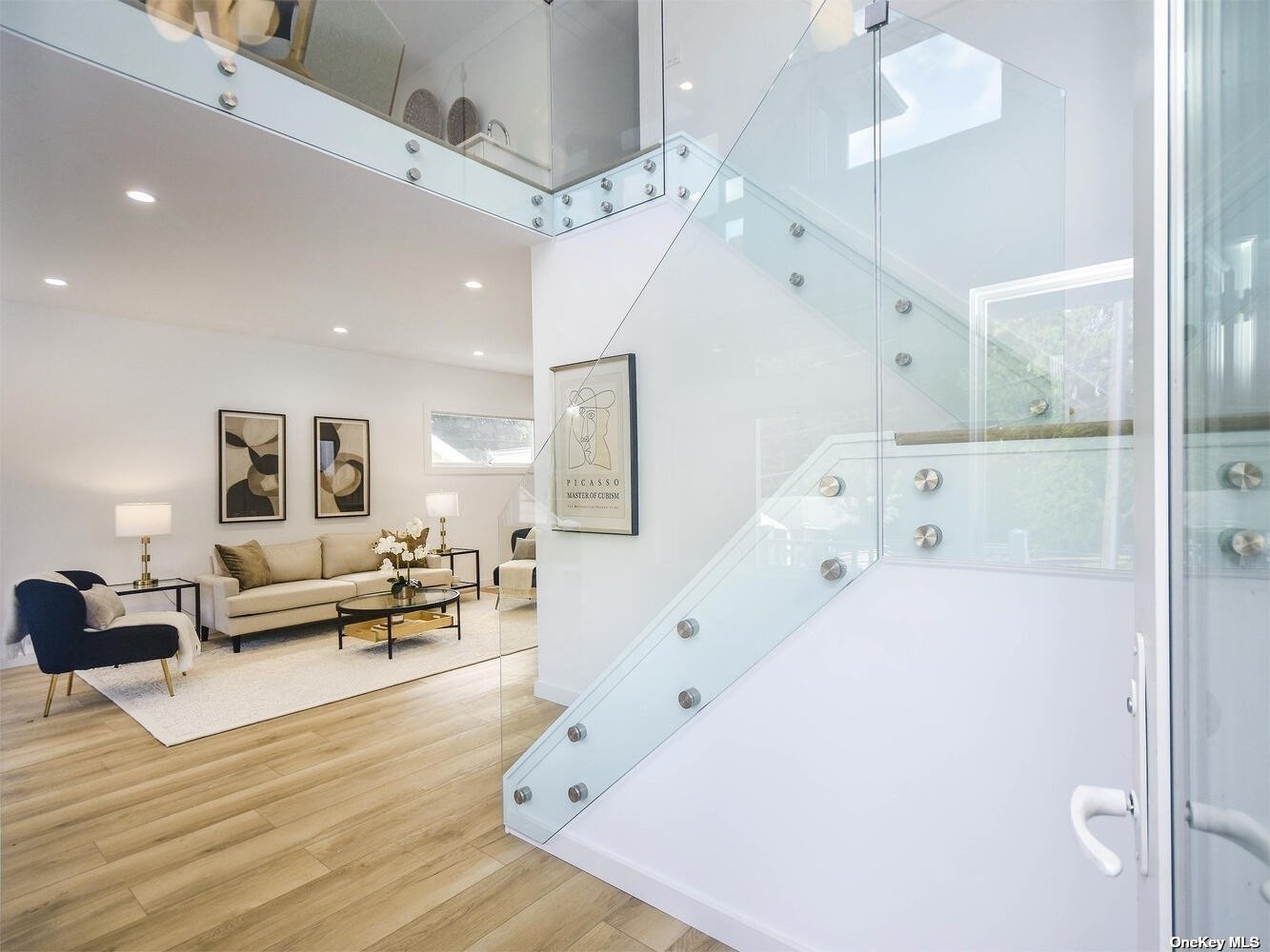 #1 photo, 56 Irma Avenue, 长岛 华盛顿港 Port Washington , NY 11050