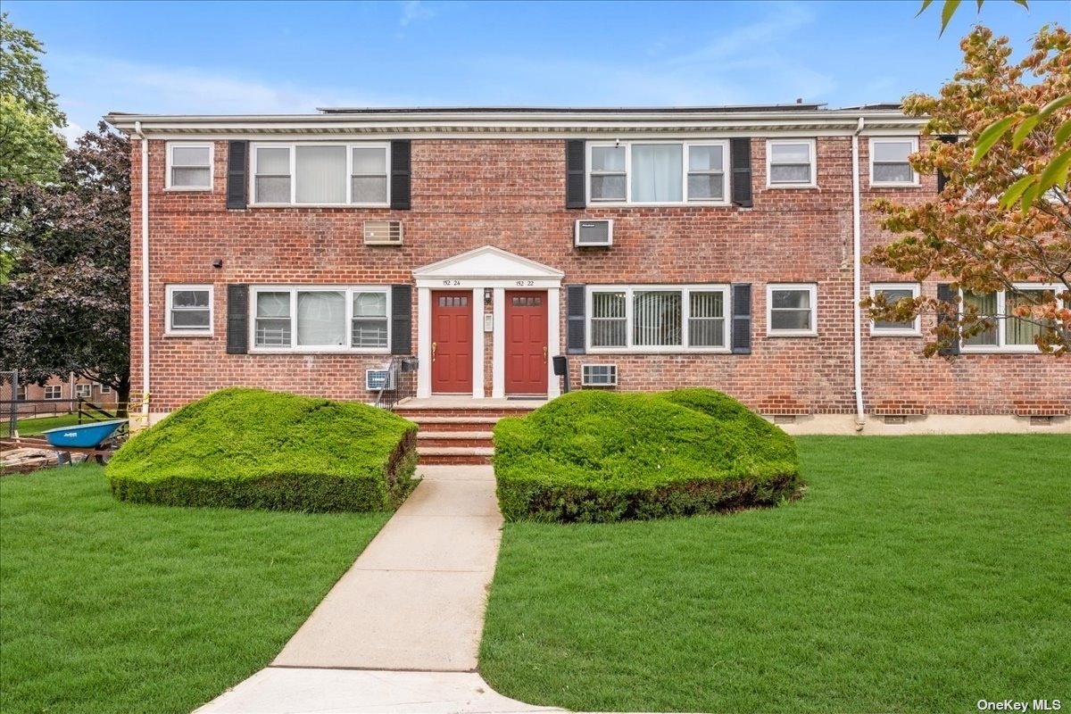 #1 photo, 152-22 Melbourne Avenue, 플러싱 Flushing , NY 11367