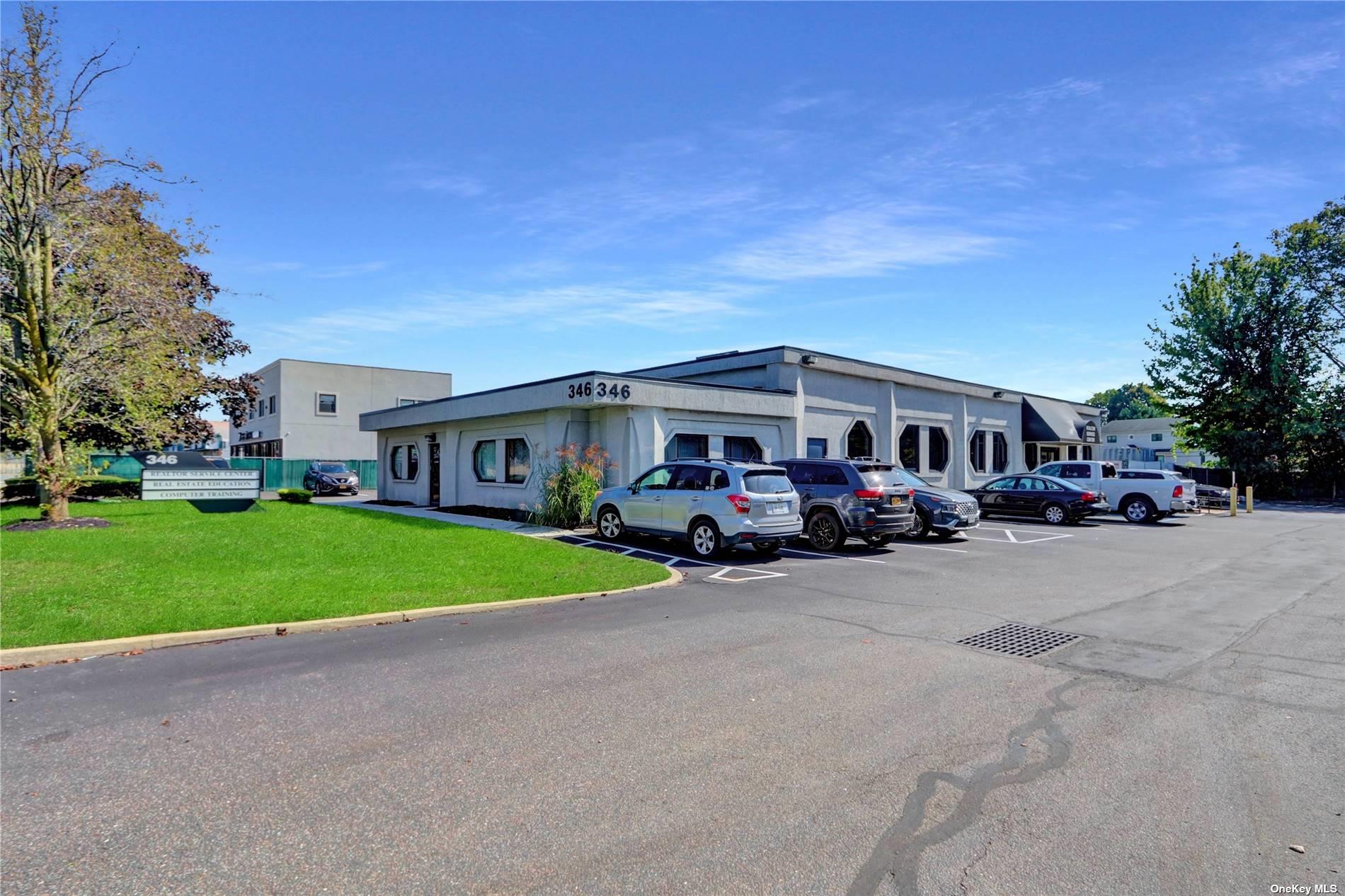 #1 photo, 346 Sunrise, 롱 아일랜드 West Babylon , NY 11704