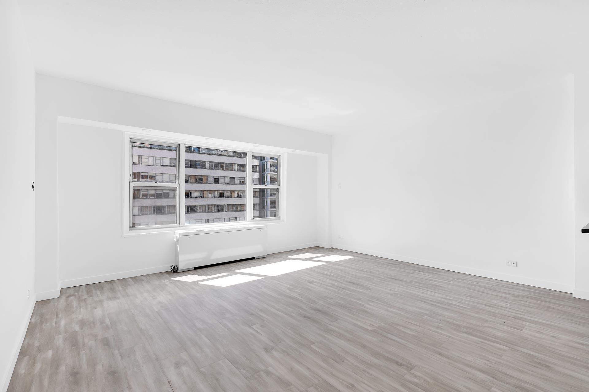 #1 photo, 220 East 60th Street, 曼哈顿 上东城 Lenox Hill , NY 10022