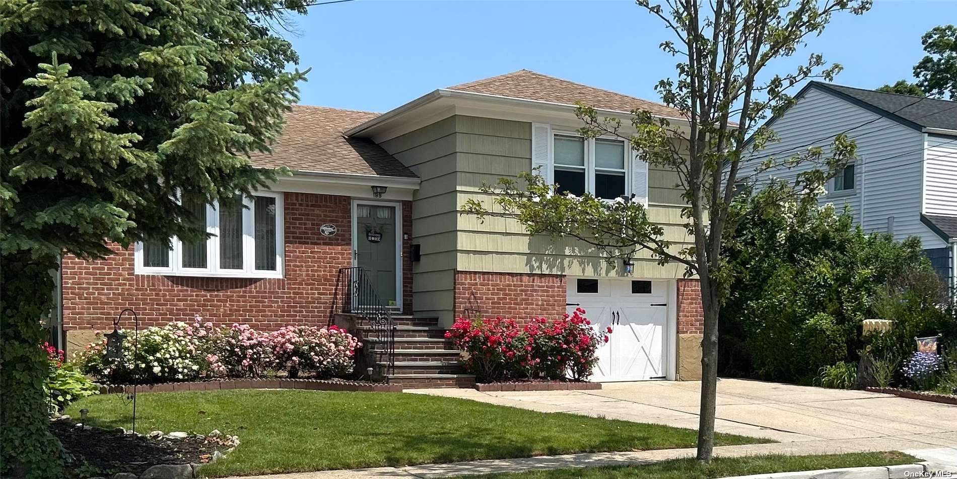 #1 photo, 199 Central Avenue, Lynbrook , NY 11563