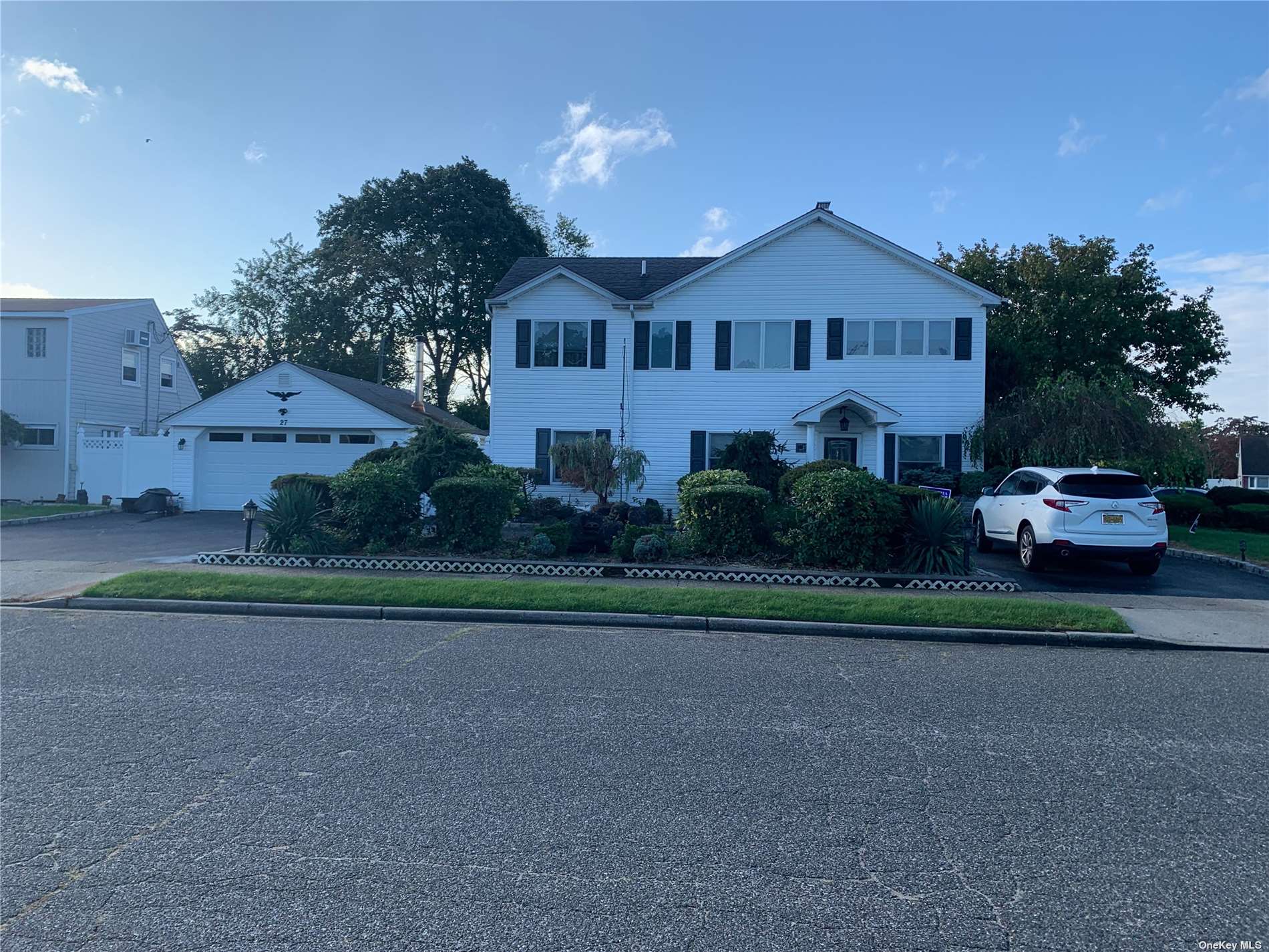 #1 photo, 27 Bucket Lane, 长岛 Levittown , NY 11756