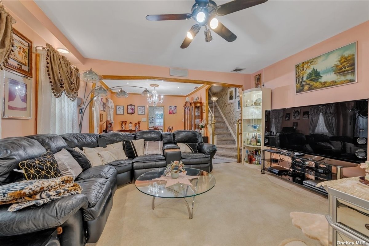 #1 photo, 149-15 20th Road, קווינס Whitestone , NY 11357