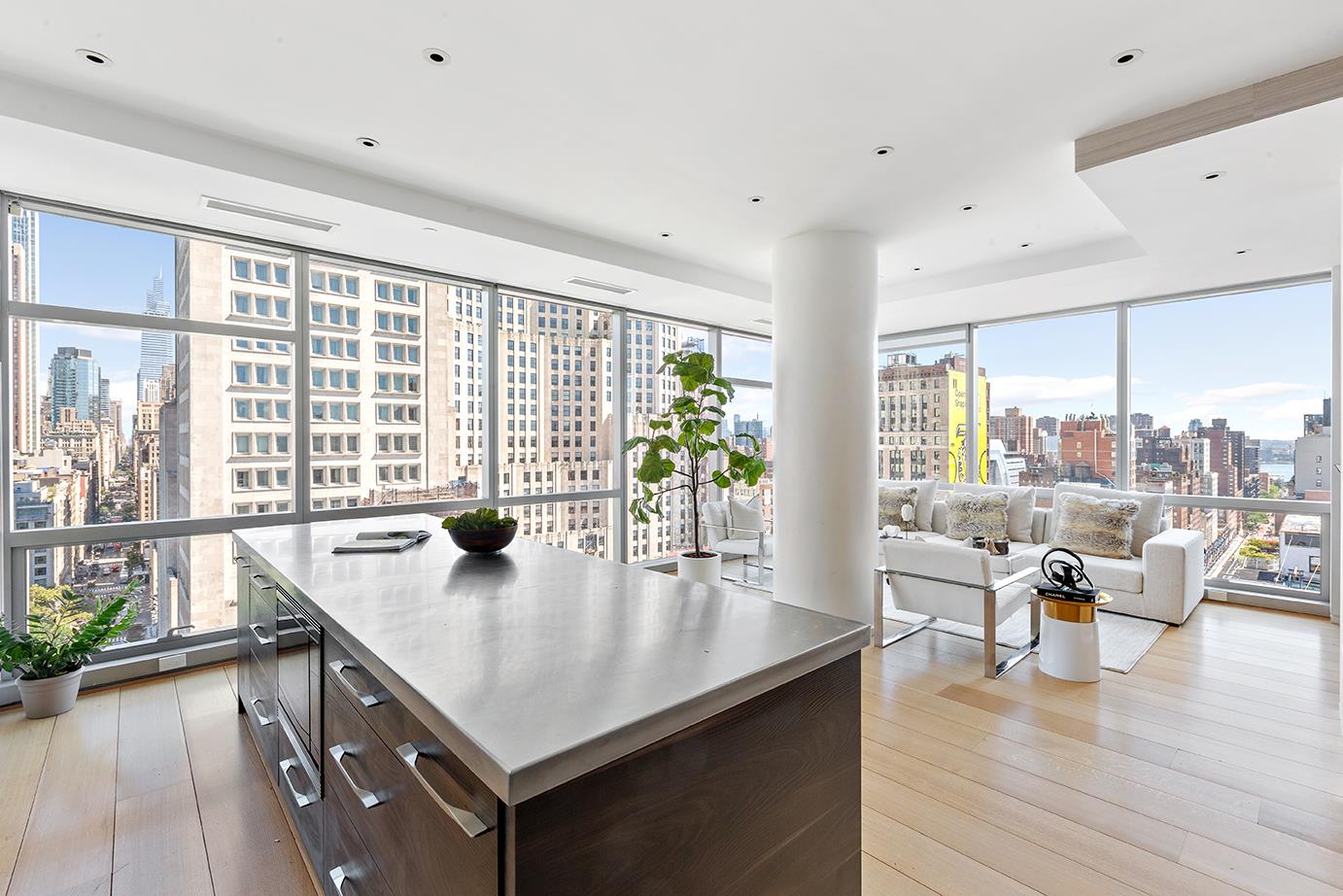 #1 photo, 23 East 22nd Street, Flatiron , NY 10010