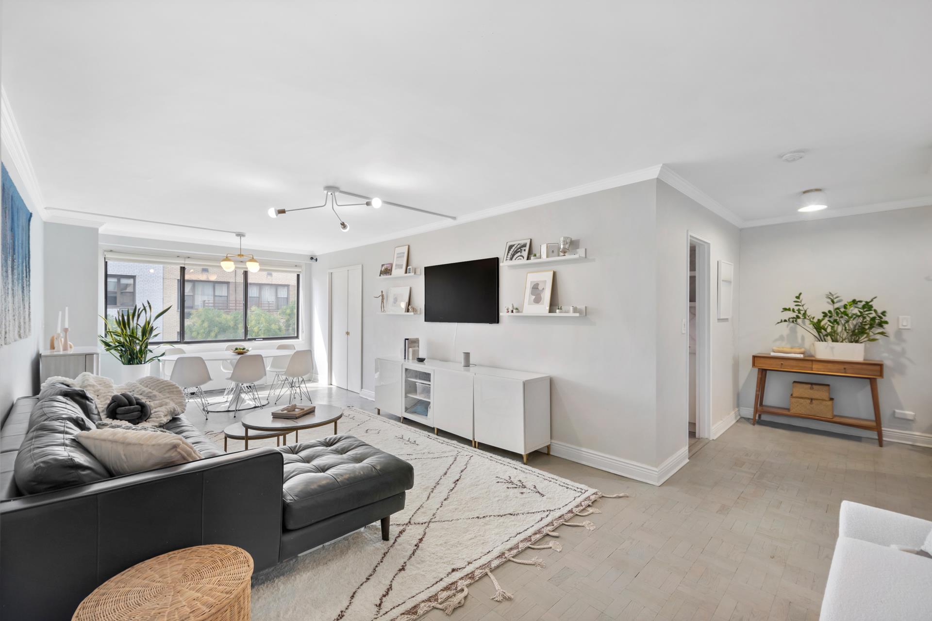 #1 photo, 345 East 73rd Street, 曼哈顿 上东城 Lenox Hill , NY 10021