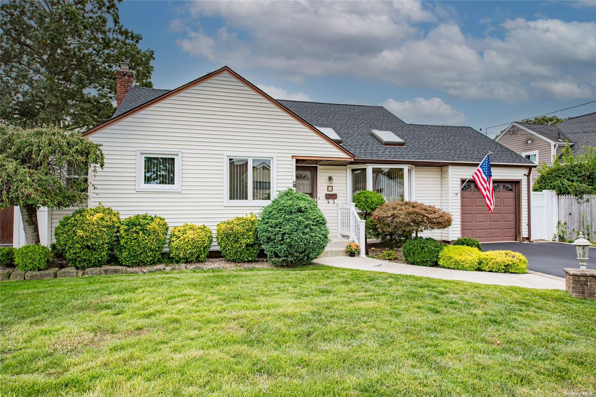 #1 photo, 6 Henderson Road, ナッソー郡 Massapequa Park , NY 11762