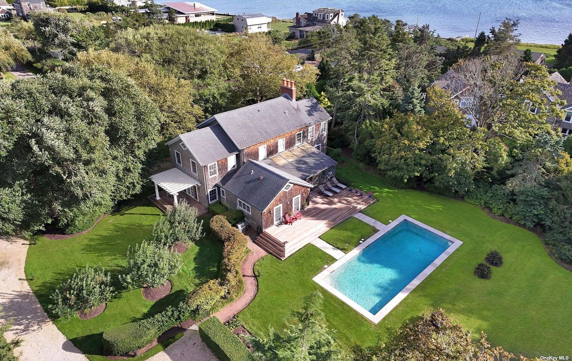 #1 photo, 40 Thorn Hedge Road, Bellport Village , NY 11713