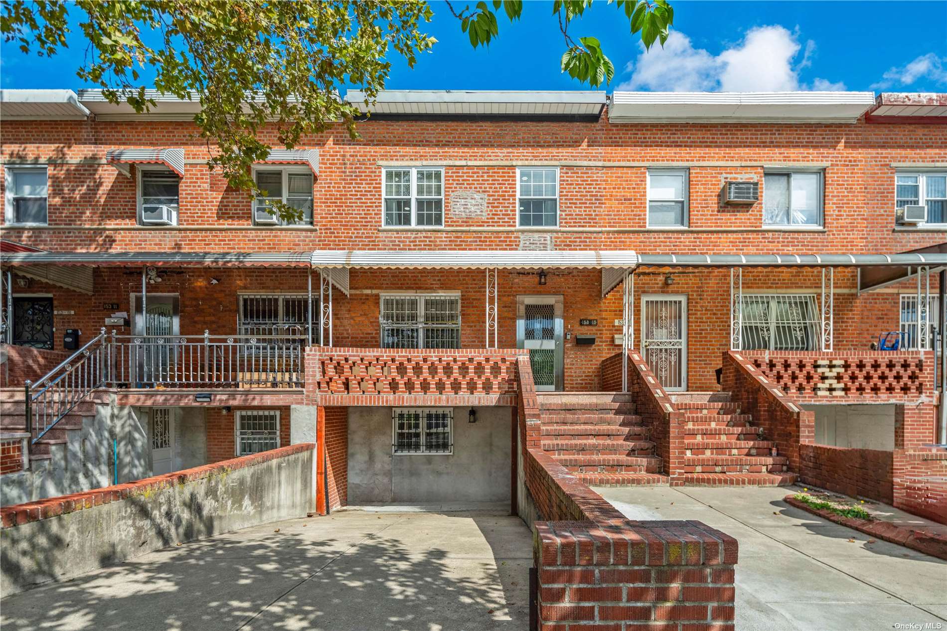 #1 photo, 153-15 58th Avenue, 法拉盛 Flushing , NY 11355