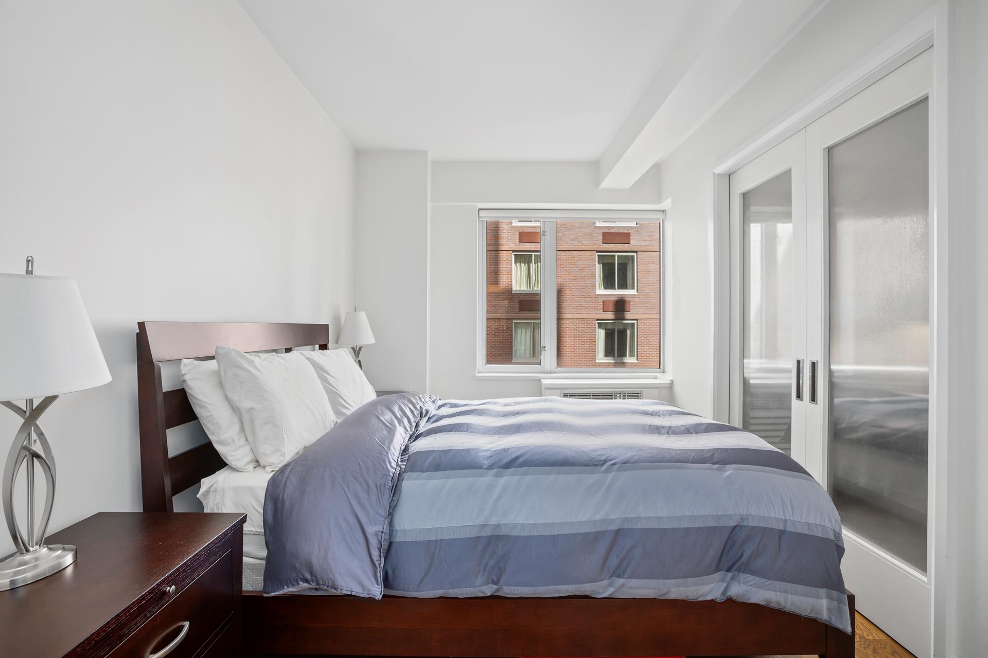 #1 photo, 211 E 51ST Street, 曼哈顿 中城东区 Turtle Bay , NY 10022