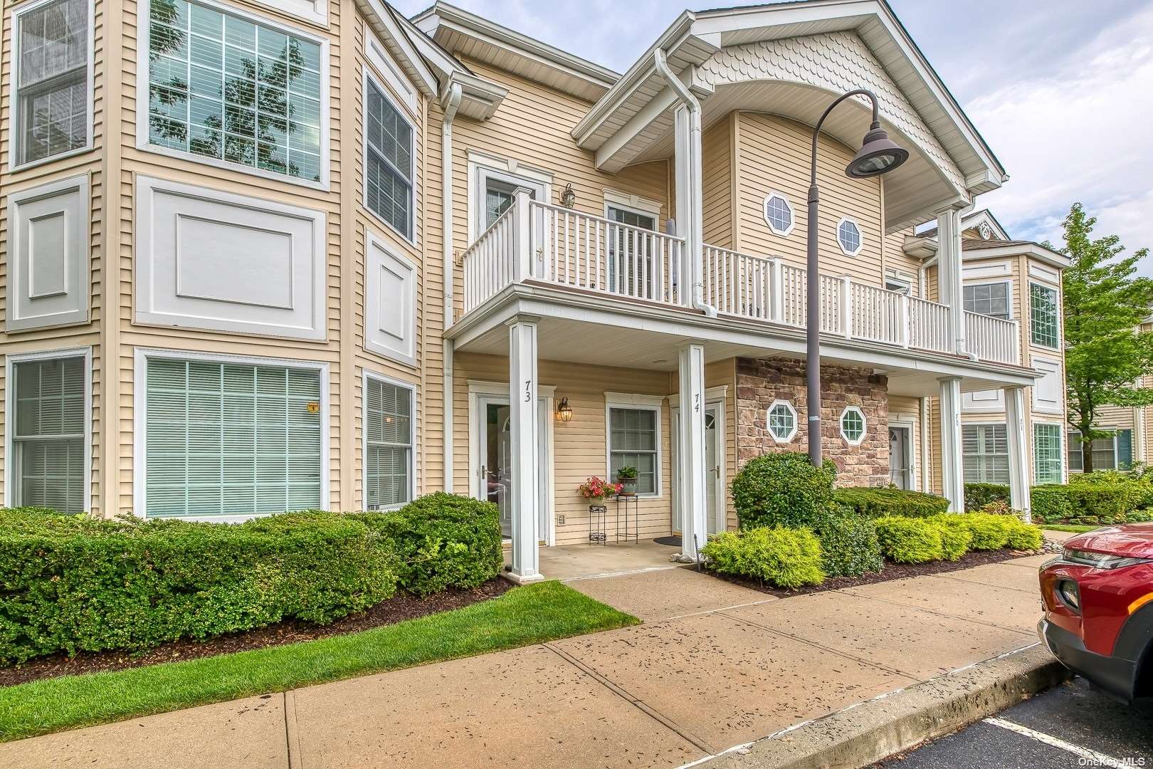 #1 photo, 73 Autumn Drive, 长岛 Plainview , NY 11803