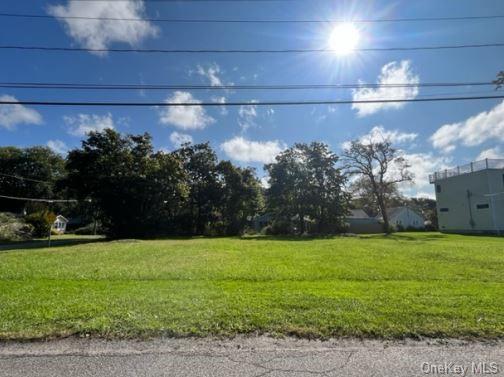 #1 photo, 19 Ocean Avenue, 东长岛 East Patchogue , NY 11772