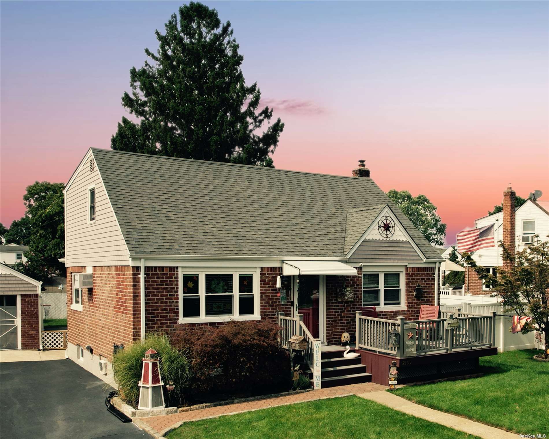 #1 photo, 2159 Mcclellan Street, 长岛 East Meadow , NY 11554