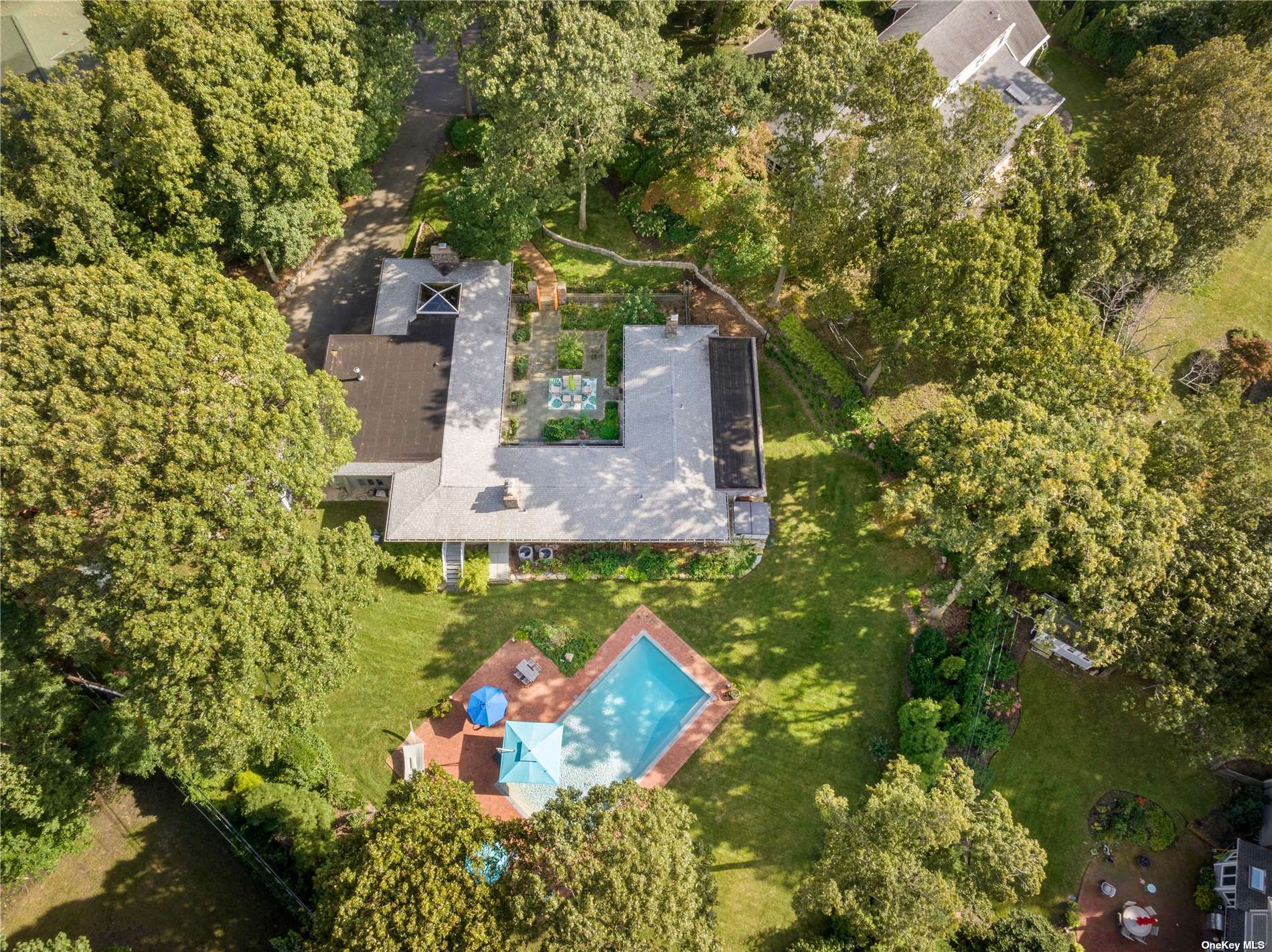 #1 photo, 46 Sands Lane, 东长岛 Port Jefferson , NY 11777