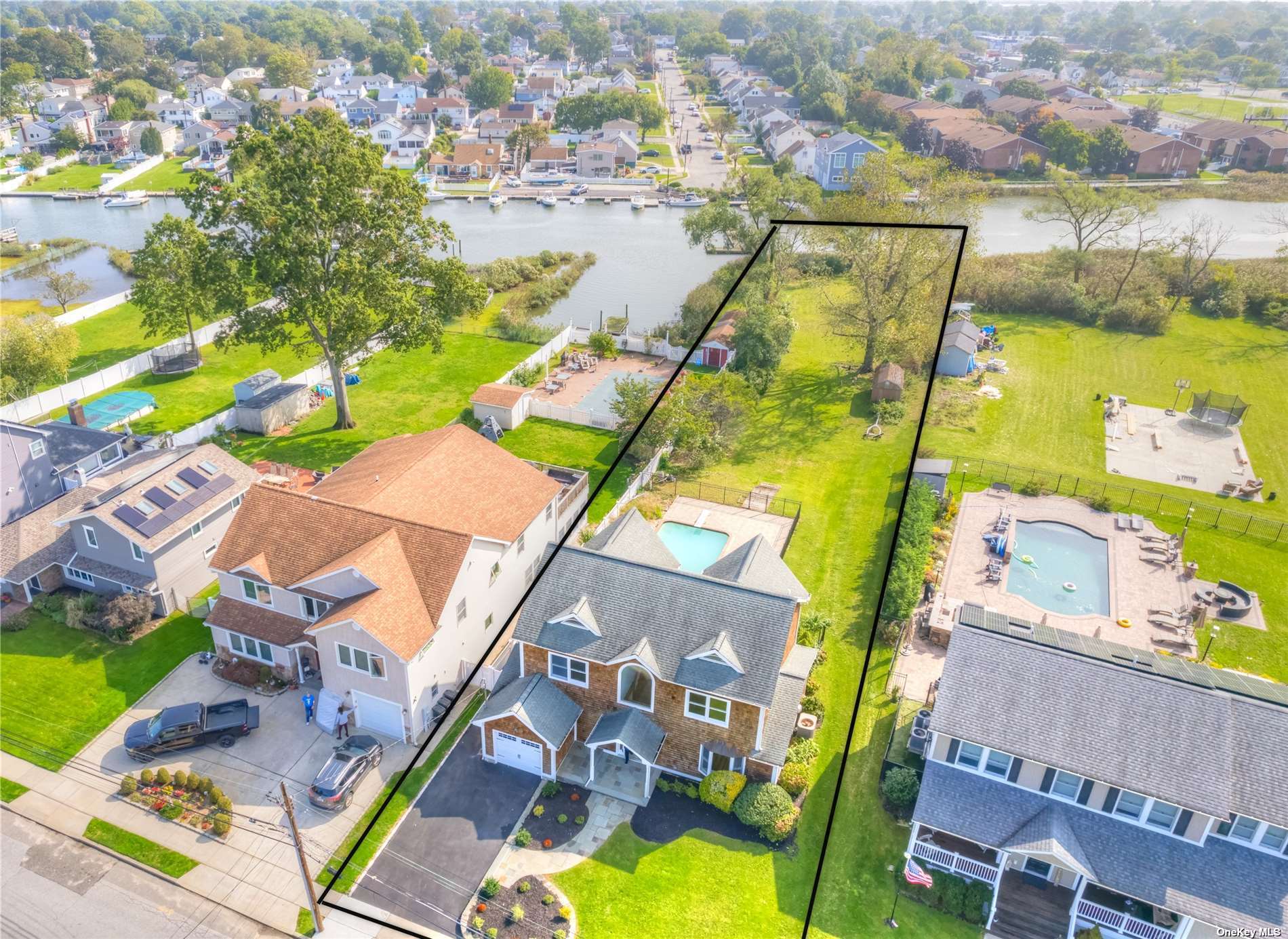 #1 photo, 619 E Derby Drive, 长岛 Oceanside , NY 11572