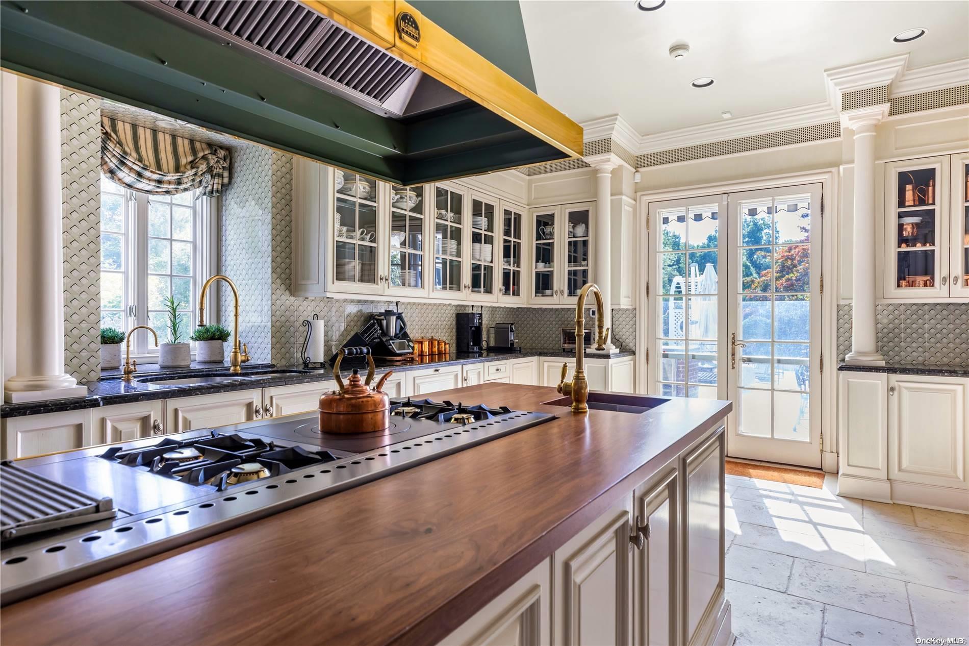 #10 photo, 1985-4 Cedar Swamp Road, ナッソー郡 Brookville , NY 11545