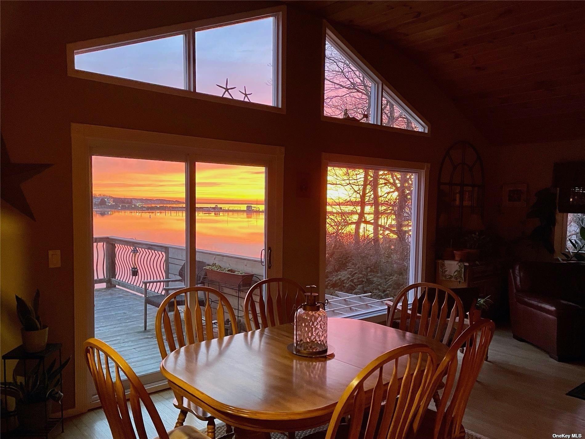 #1 photo, 3 Rowley Lane, 东长岛 Center Moriches , NY 11934