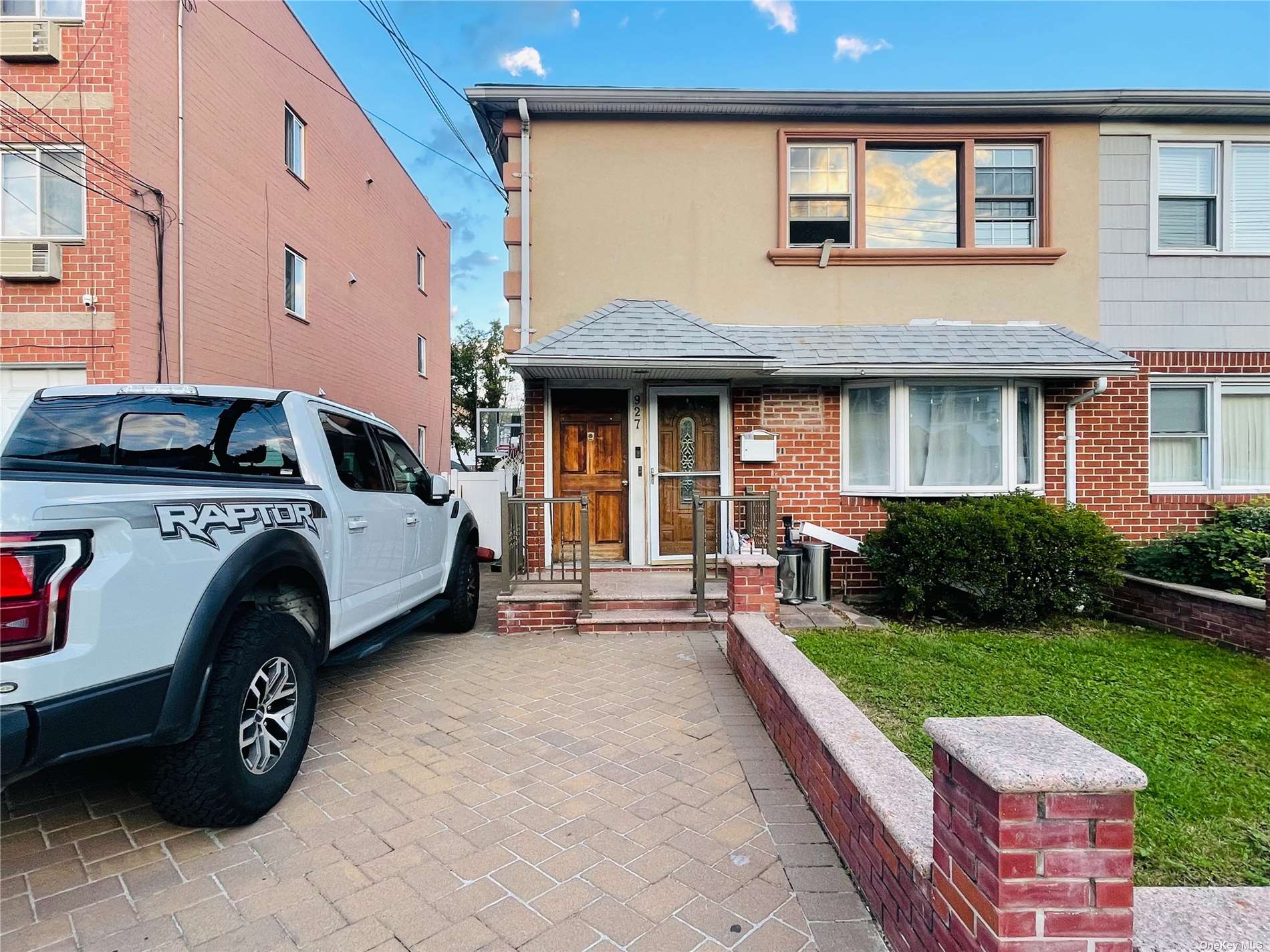 #1 photo, 9-27 129th St, 皇后区 大学点 College Point , NY 11356