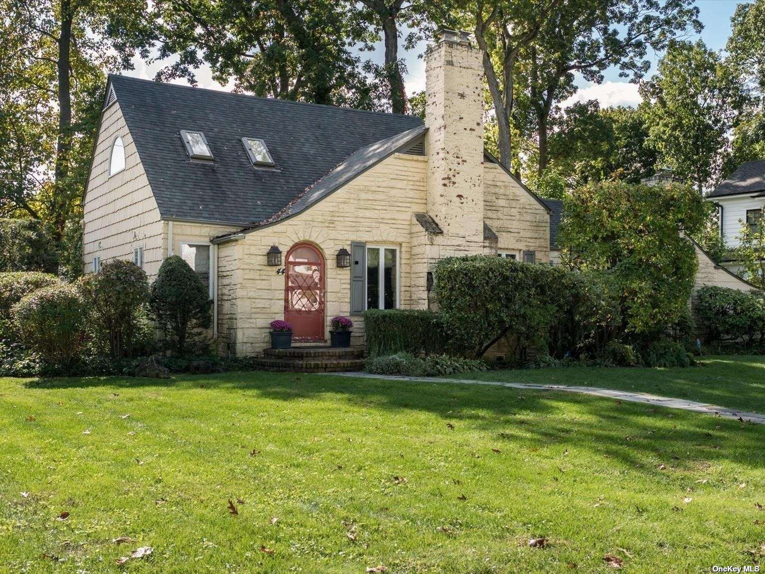 #1 photo, 44 Thornwood Lane, 长岛 East Hills , NY 11577