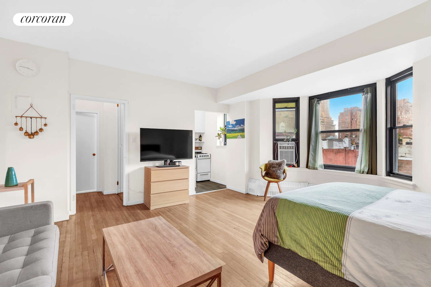 #1 photo, 104 West 70th Street, Lincoln Sq , NY 10023