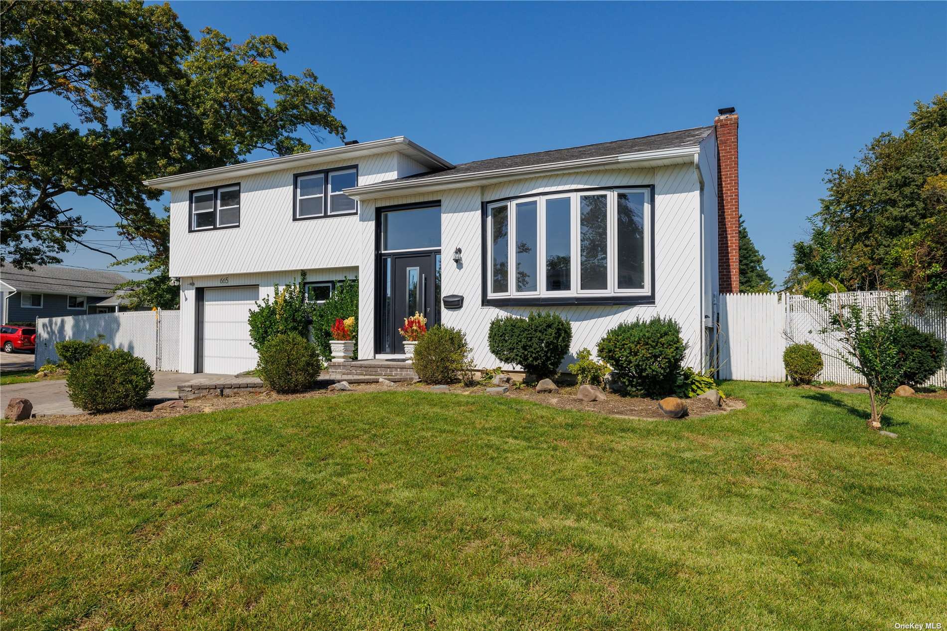 #1 photo, 665 Jay Way, 長島 Baldwin , NY 11510