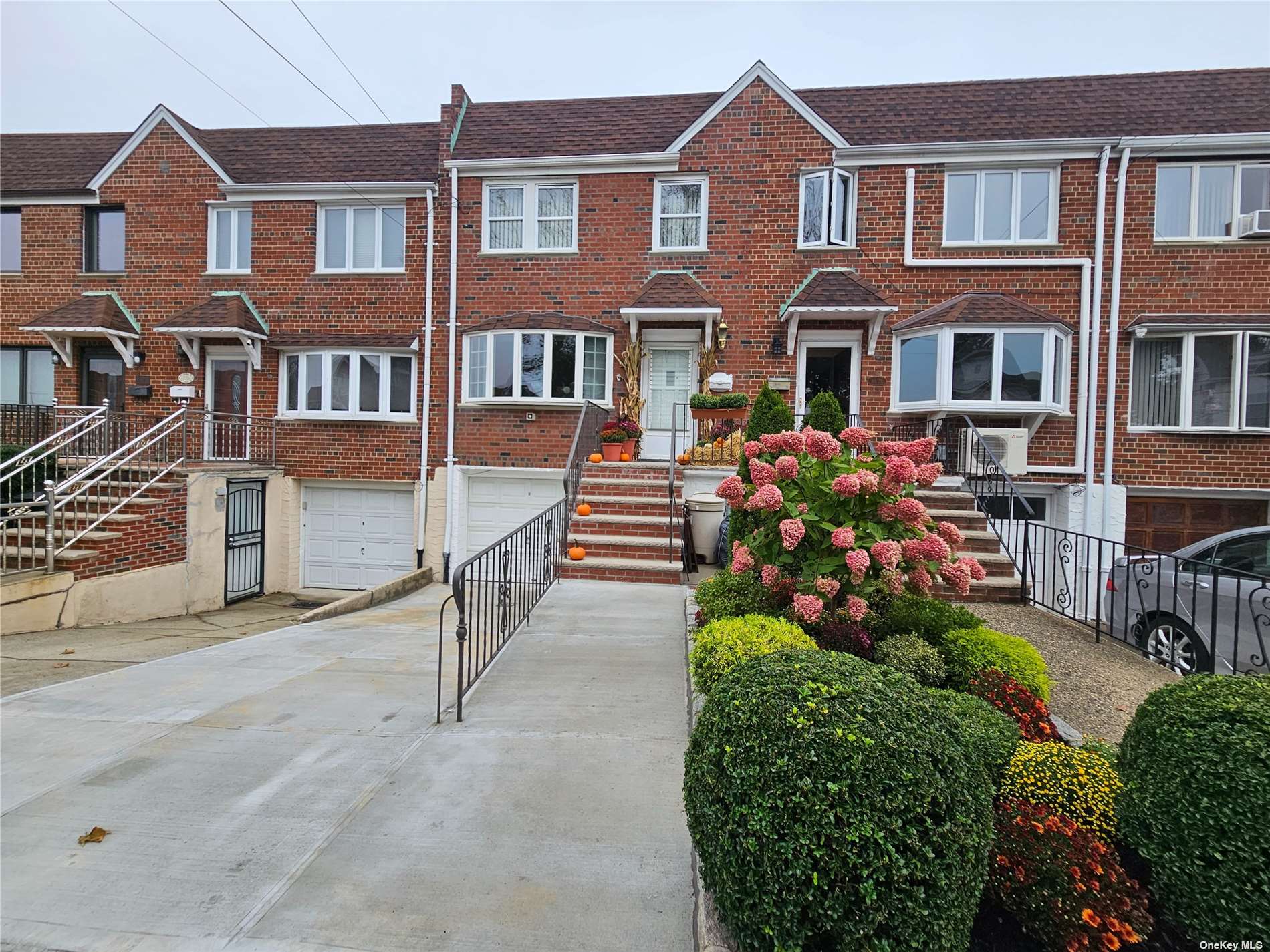 #1 photo, 66-27 Gray Street, 皇后区 中村 Middle Village , NY 11379