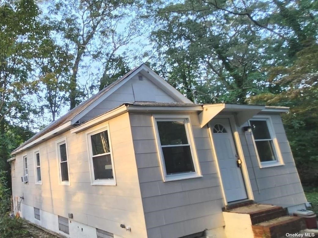 #1 photo, 21 Plandome Road, 东长岛 Sound Beach , NY 11789