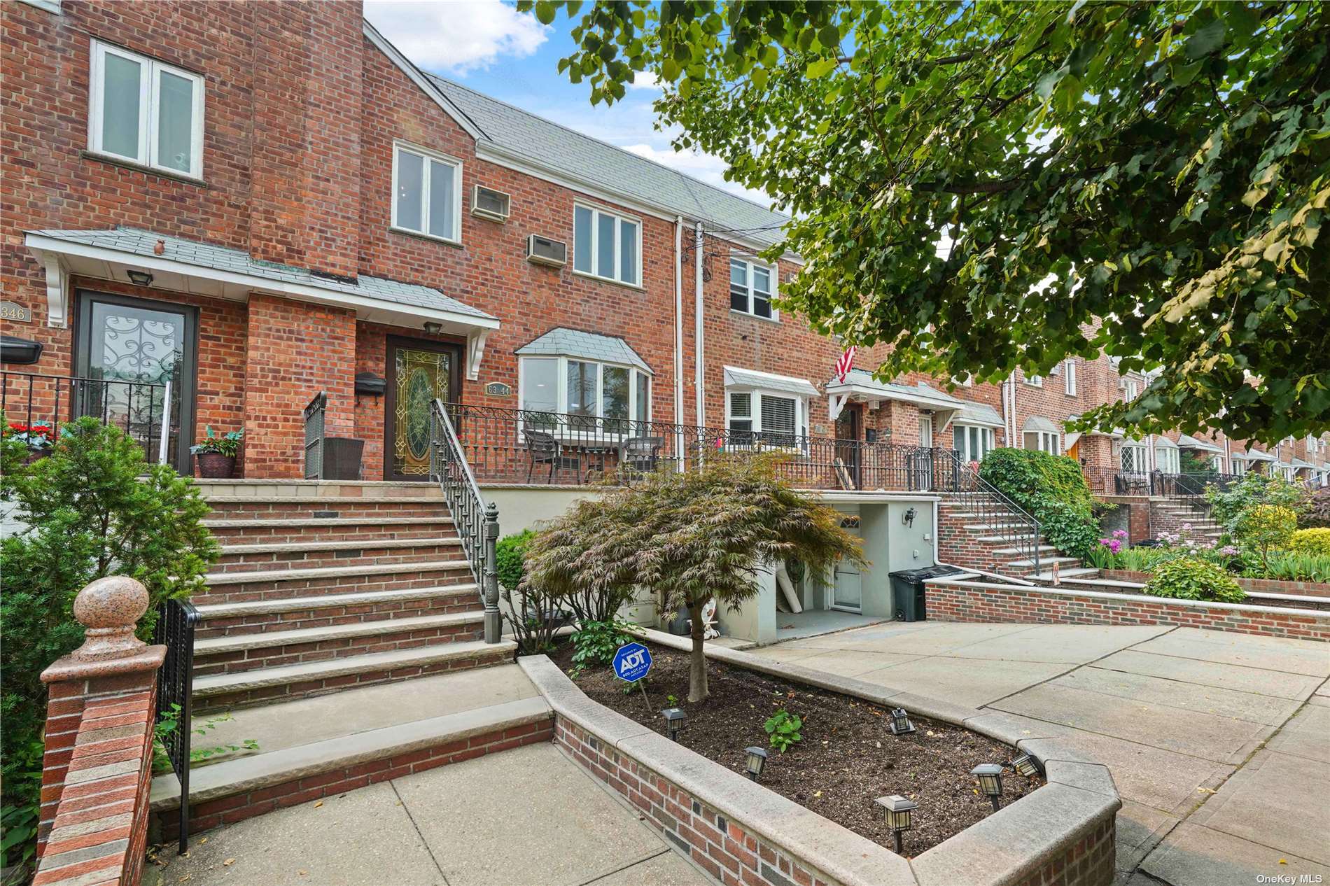 #1 photo, 63-44 72nd Street, 皇后区 中村 Middle Village , NY 11379