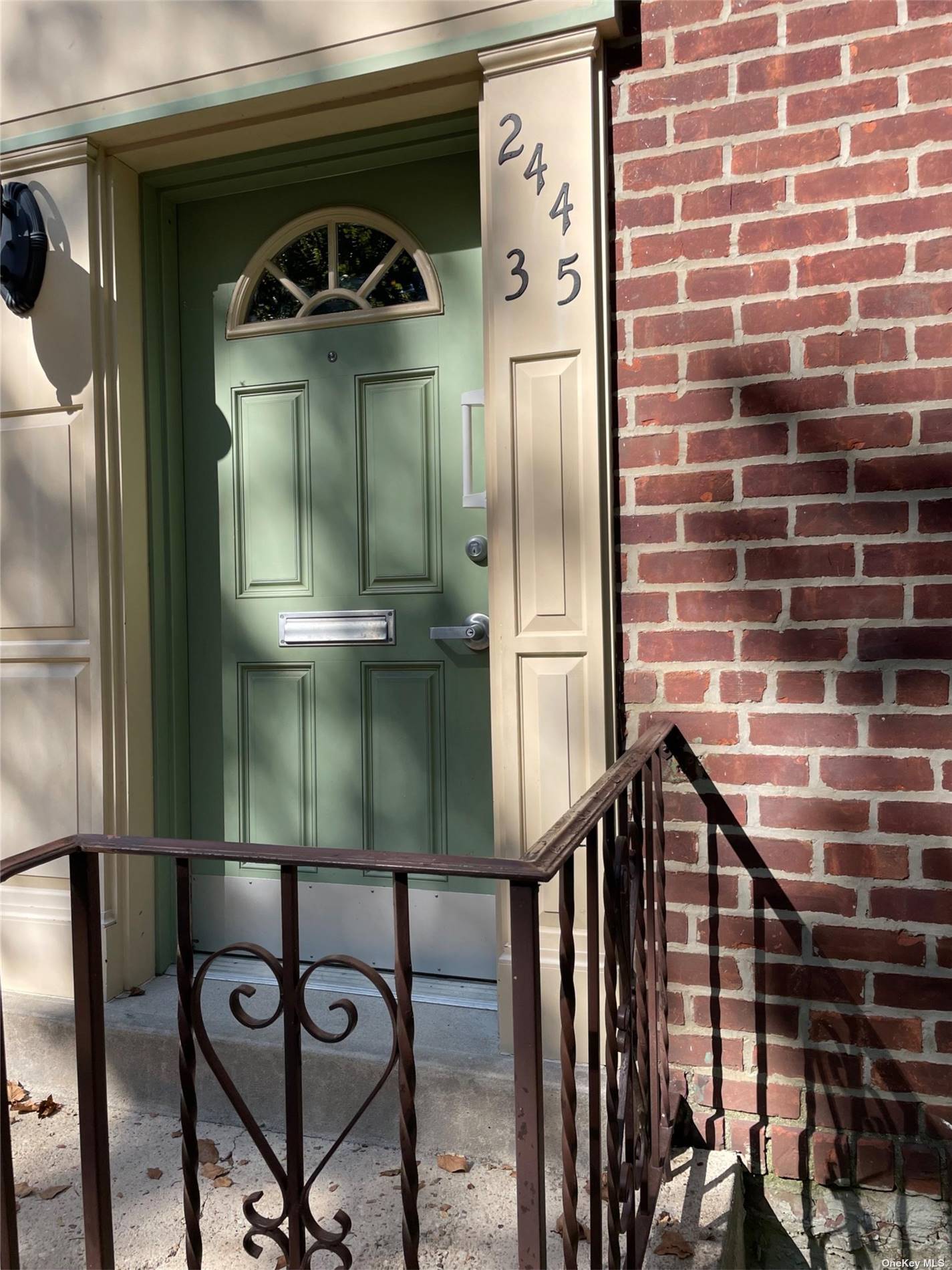 #1 photo, 244-35 61st Avenue, 皇后区 道格拉斯顿 Douglaston , NY 11362