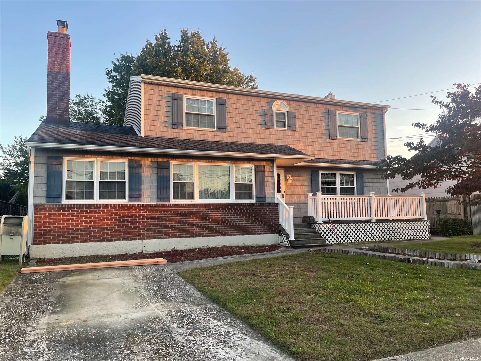 #1 photo, 122 Kellum Street, West Babylon , NY 11704