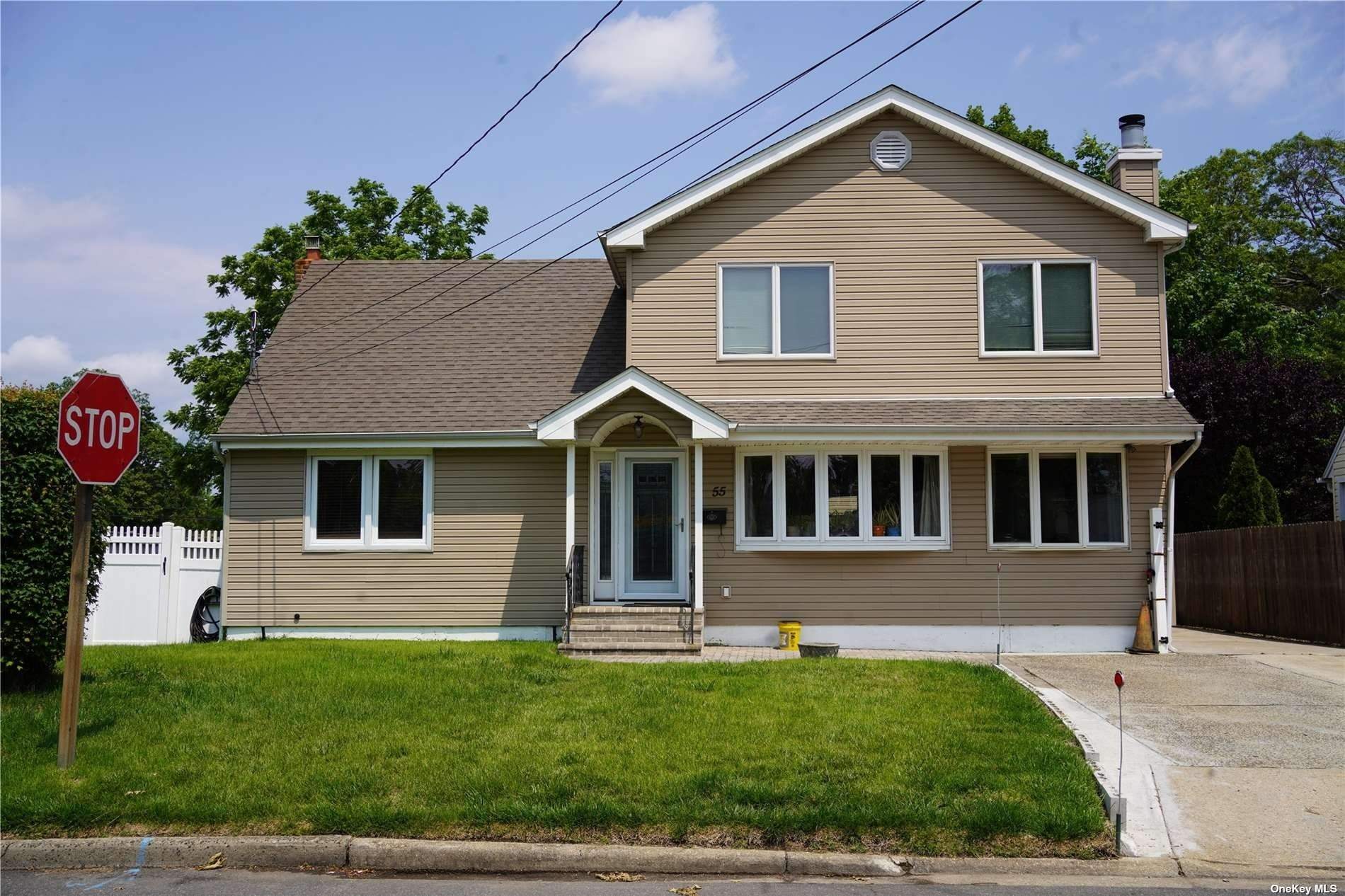 #1 photo, 55 Kennedy Avenue, 東長島 North Babylon , NY 11703