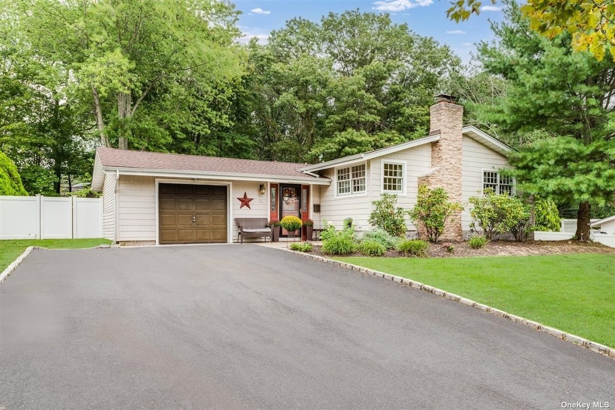 #1 photo, 34 Lauren Avenue, 东长岛 Dix小山 Dix Hills , NY 11746