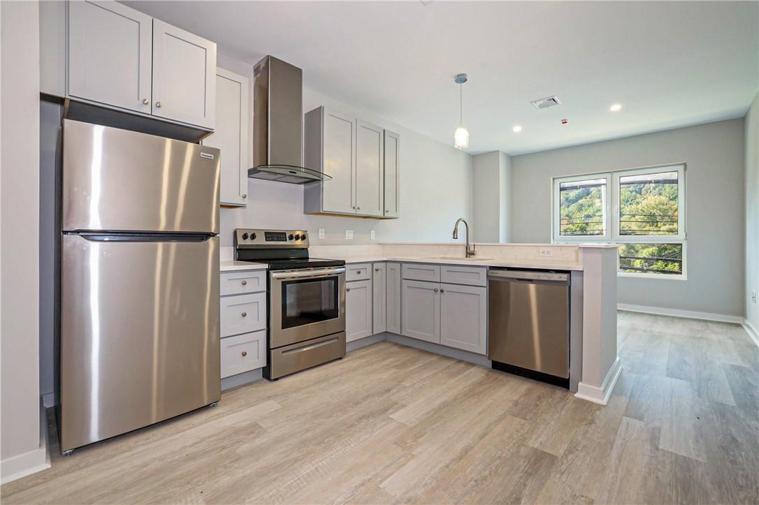 #12 photo, 500 Commerce Street, Hawthorne , NY 10532