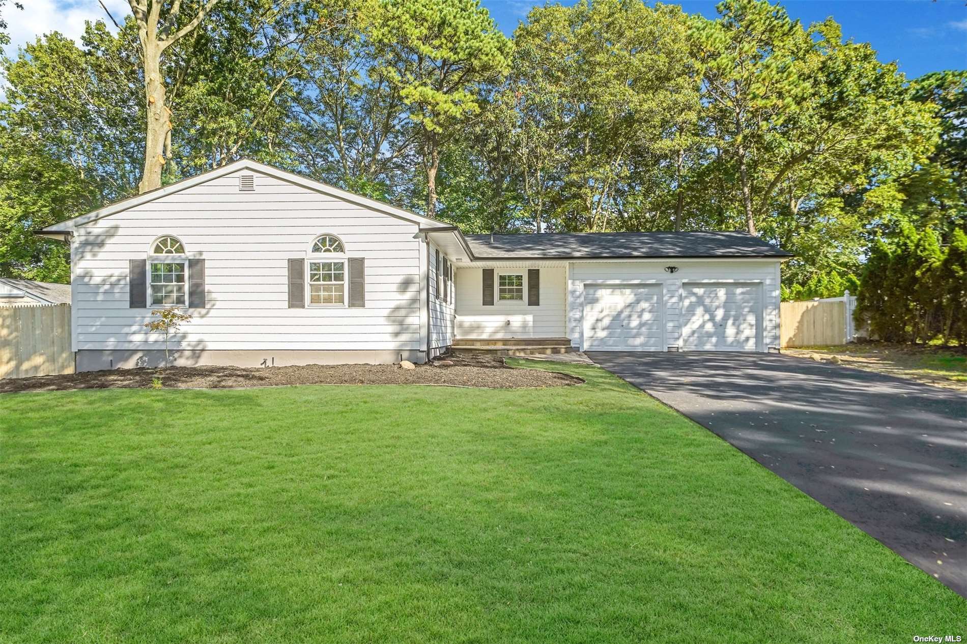 #1 photo, 9 Janell Lane, 东长岛 Farmingville , NY 11738