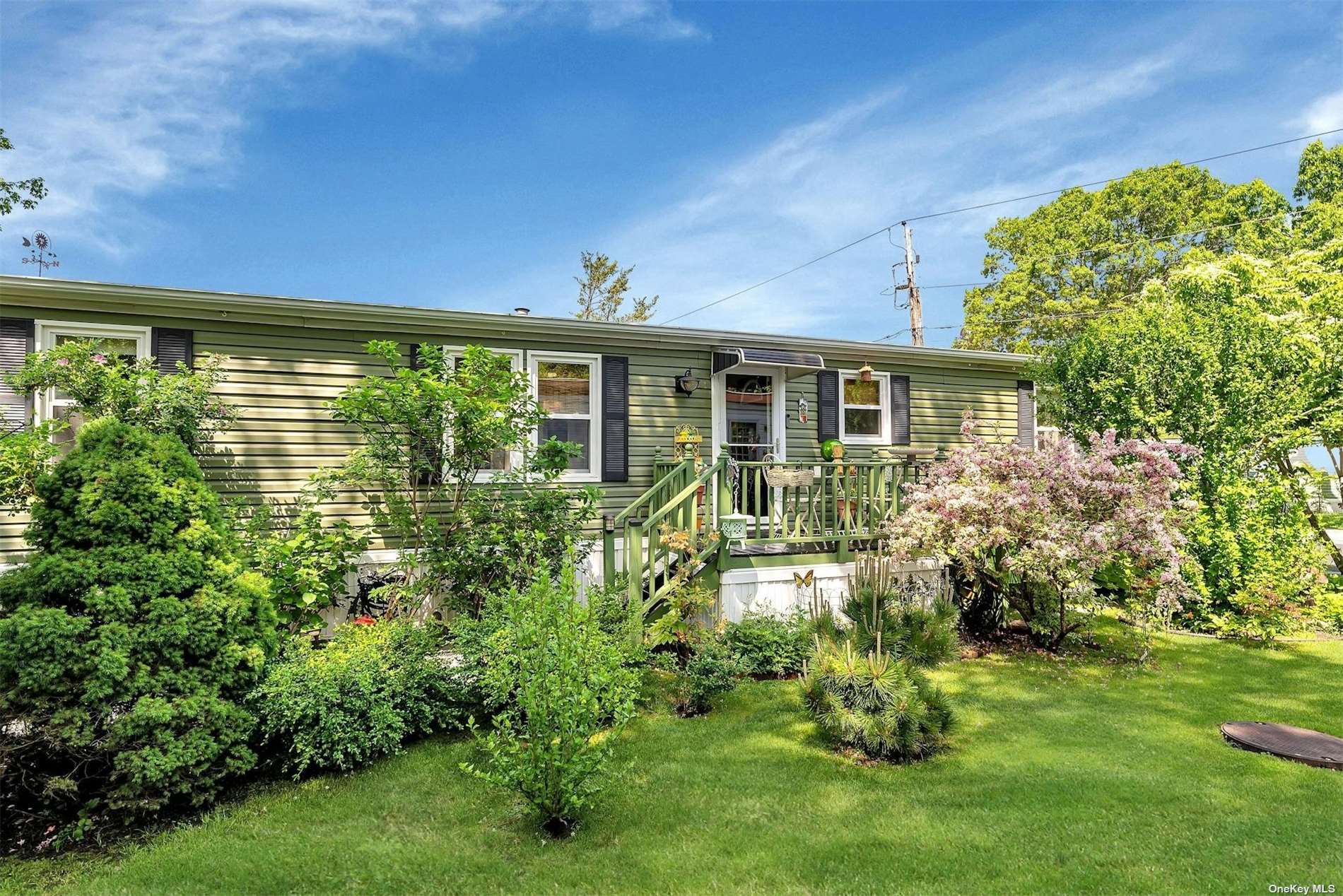 #1 photo, 82 Maple Street, 東長島 汉普顿 East Quogue , NY 11942