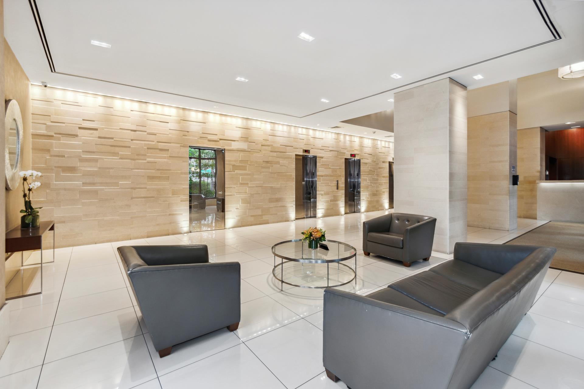 #1 photo, 500 West 43rd Street, 曼哈顿 中城西区 Hells Kitchen , NY 10036